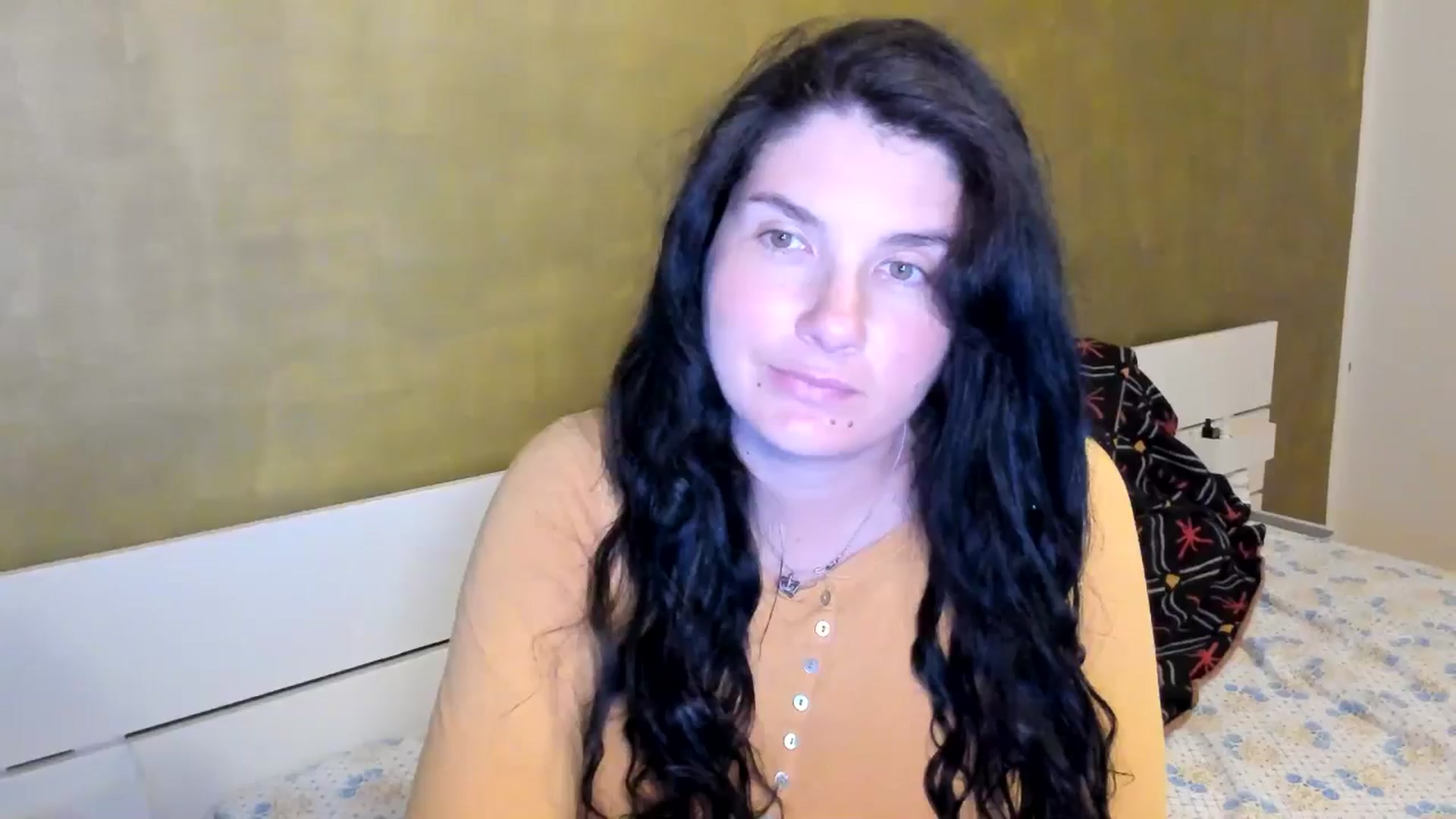 Gallery image thumbnail from SiouxPrincess's myfreecams stream on, 05/08/2025, 21:29 image 16 of 20