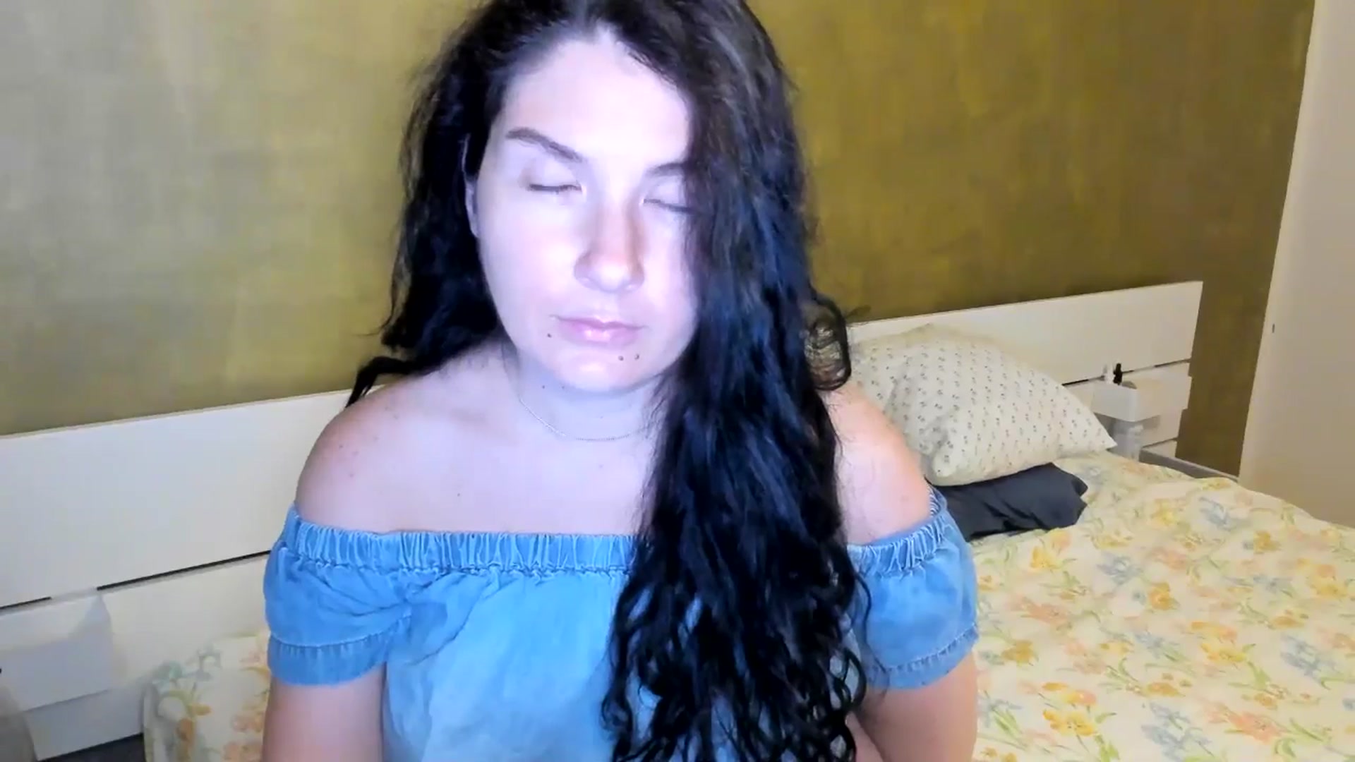 Gallery image thumbnail from SiouxPrincess's myfreecams stream on, 07/22/2025, 22:27 image 9 of 20