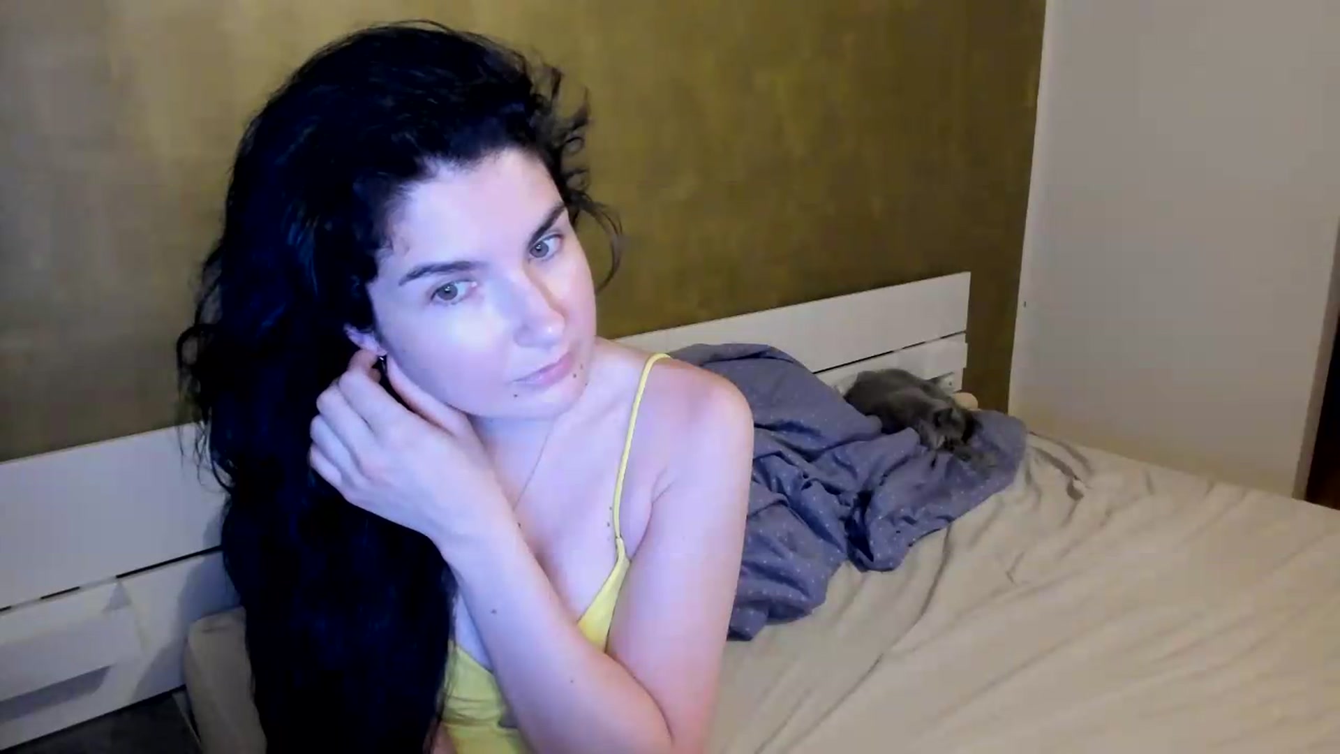 Gallery image thumbnail from SiouxPrincess's myfreecams stream on, 05/24/2026, 21:23 image 9 of 20