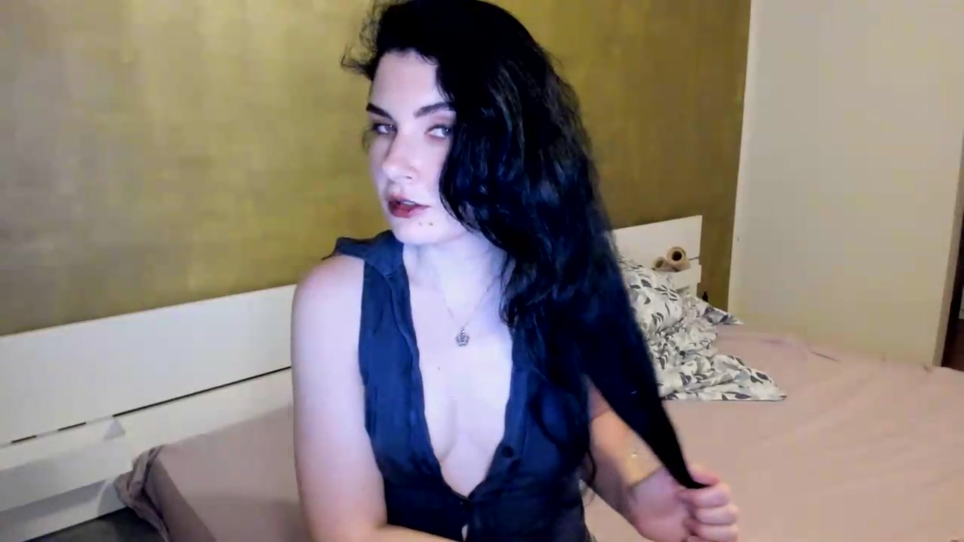 Gallery image thumbnail from SiouxPrincess's myfreecams stream on, 07/29/2026, 21:47 image 6 of 20