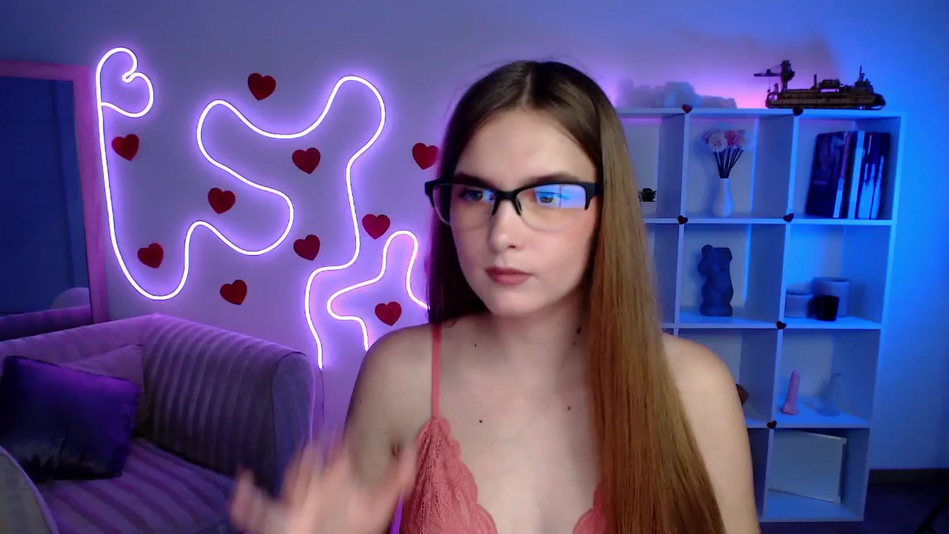 Gallery image thumbnail from Sirela's myfreecams stream on, 06/04/2025, 12:38 image 19 of 20