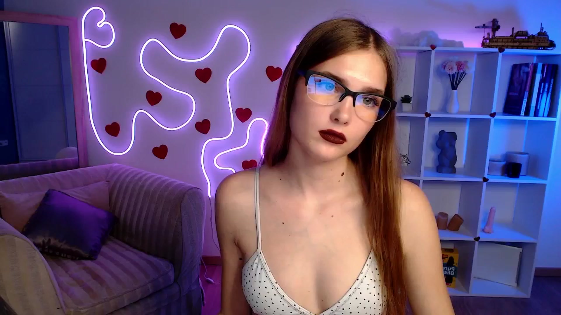 Gallery image thumbnail from Sirela's myfreecams stream on, 06/07/2025, 19:02 image 17 of 20
