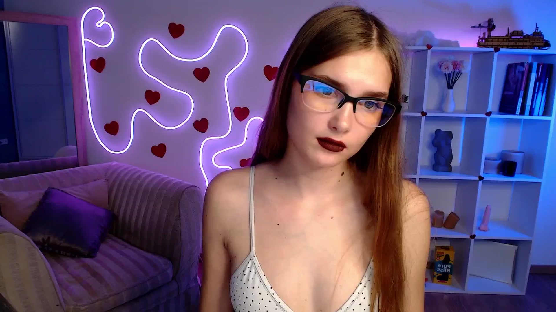 Gallery image thumbnail from Sirela's myfreecams stream on, 06/07/2025, 19:02 image 10 of 20