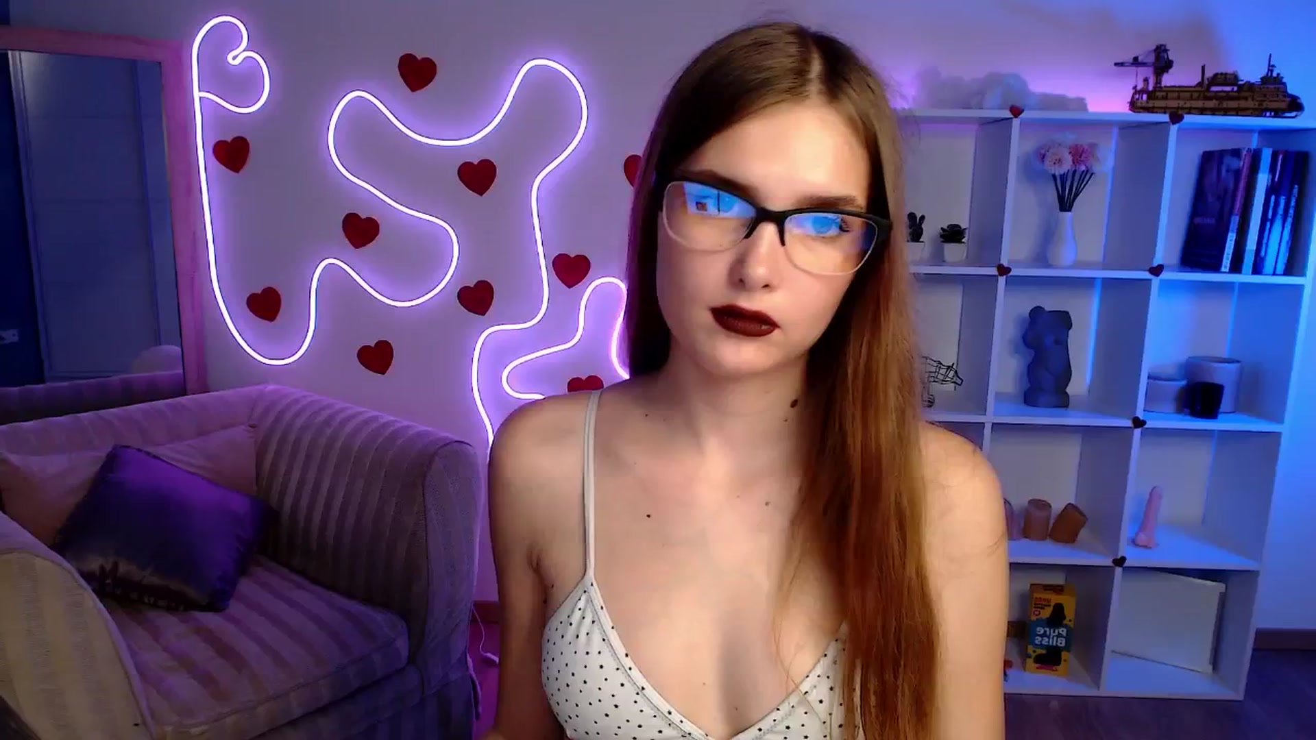Gallery image thumbnail from Sirela's myfreecams stream on, 06/07/2025, 19:02 image 3 of 20
