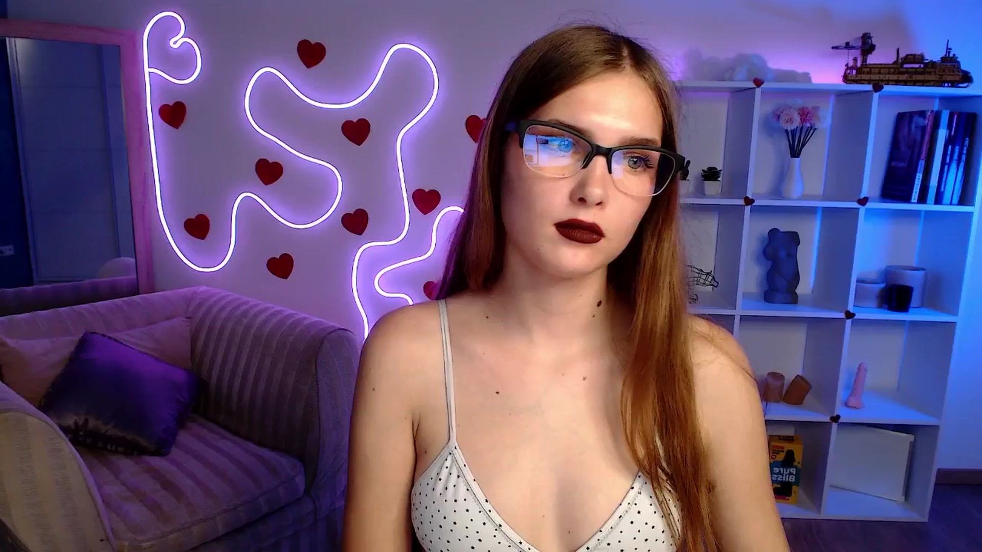 Gallery image thumbnail from Sirela's myfreecams stream on, 06/07/2025, 19:02 image 14 of 20