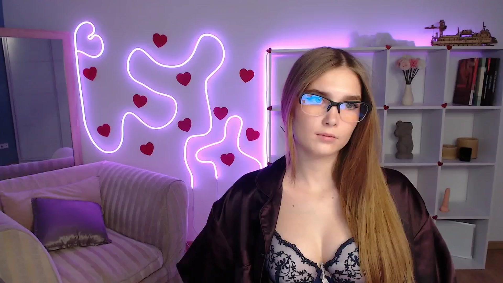 Gallery image thumbnail from Sirela's myfreecams stream on, 06/09/2025, 17:15 image 1 of 20
