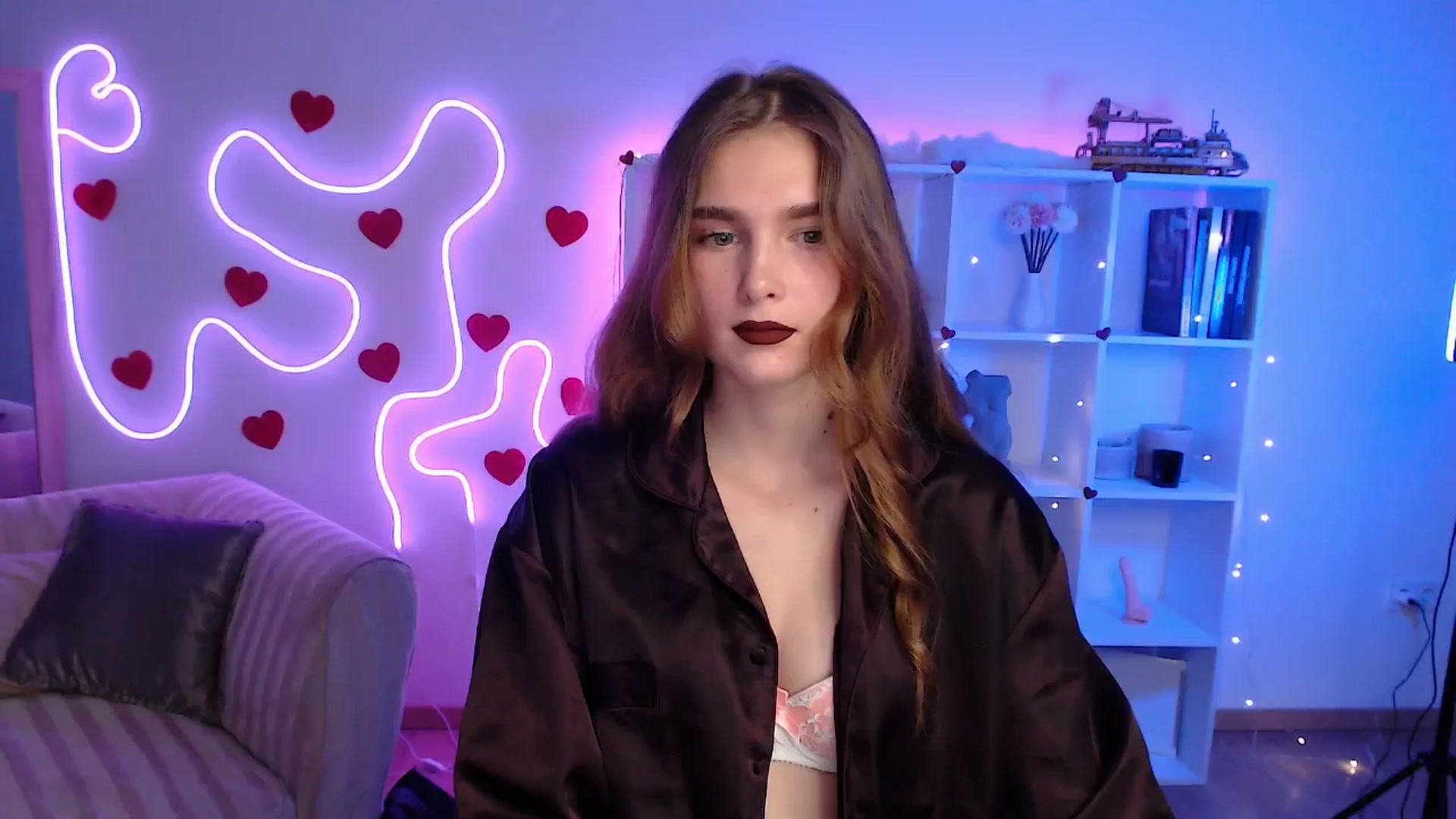 Gallery image thumbnail from Sirela's myfreecams stream on, 07/01/2025, 20:58 image 16 of 20