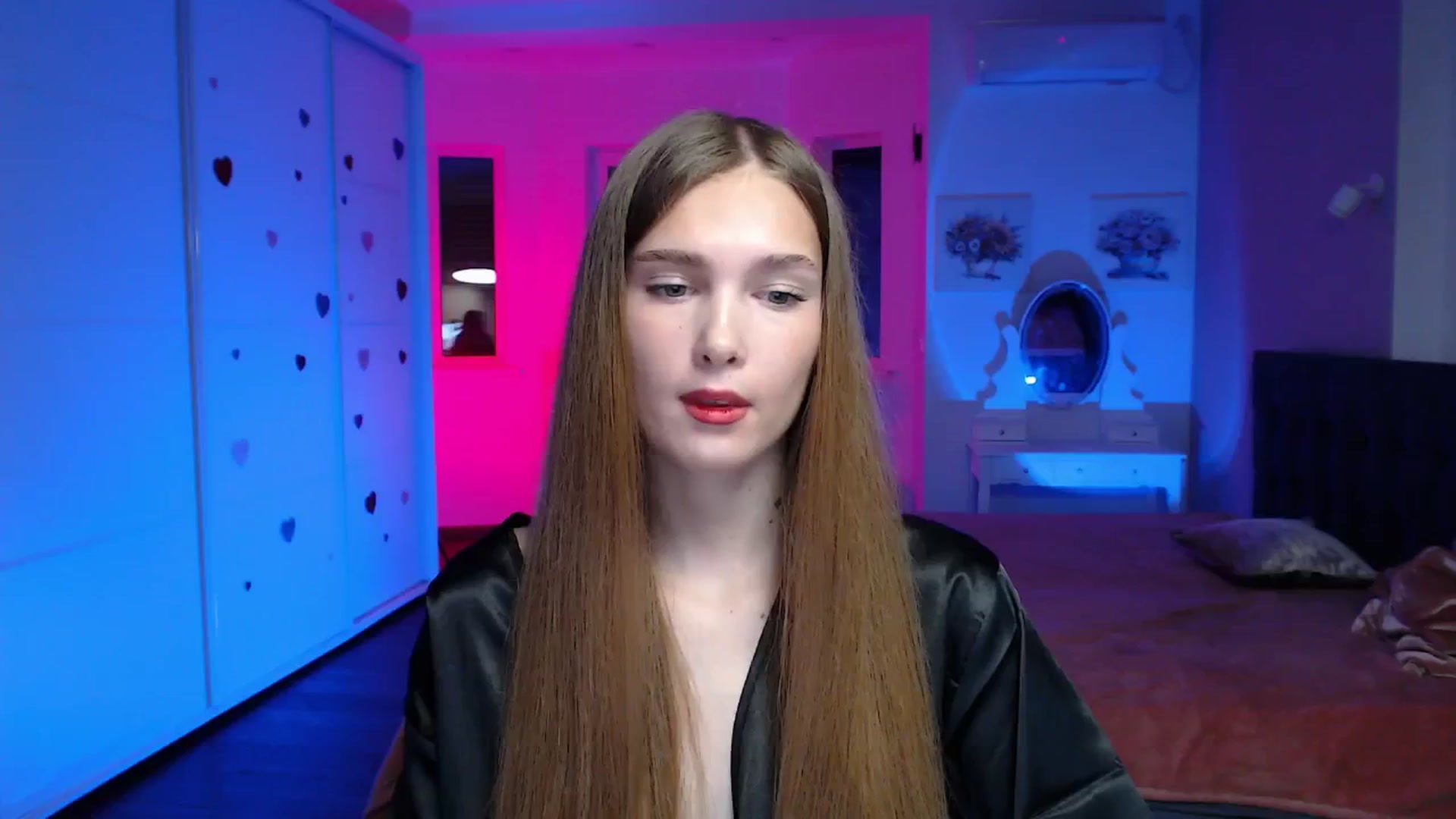 Gallery image thumbnail from Sirela's myfreecams stream on, 08/03/2025, 09:31 image 5 of 20