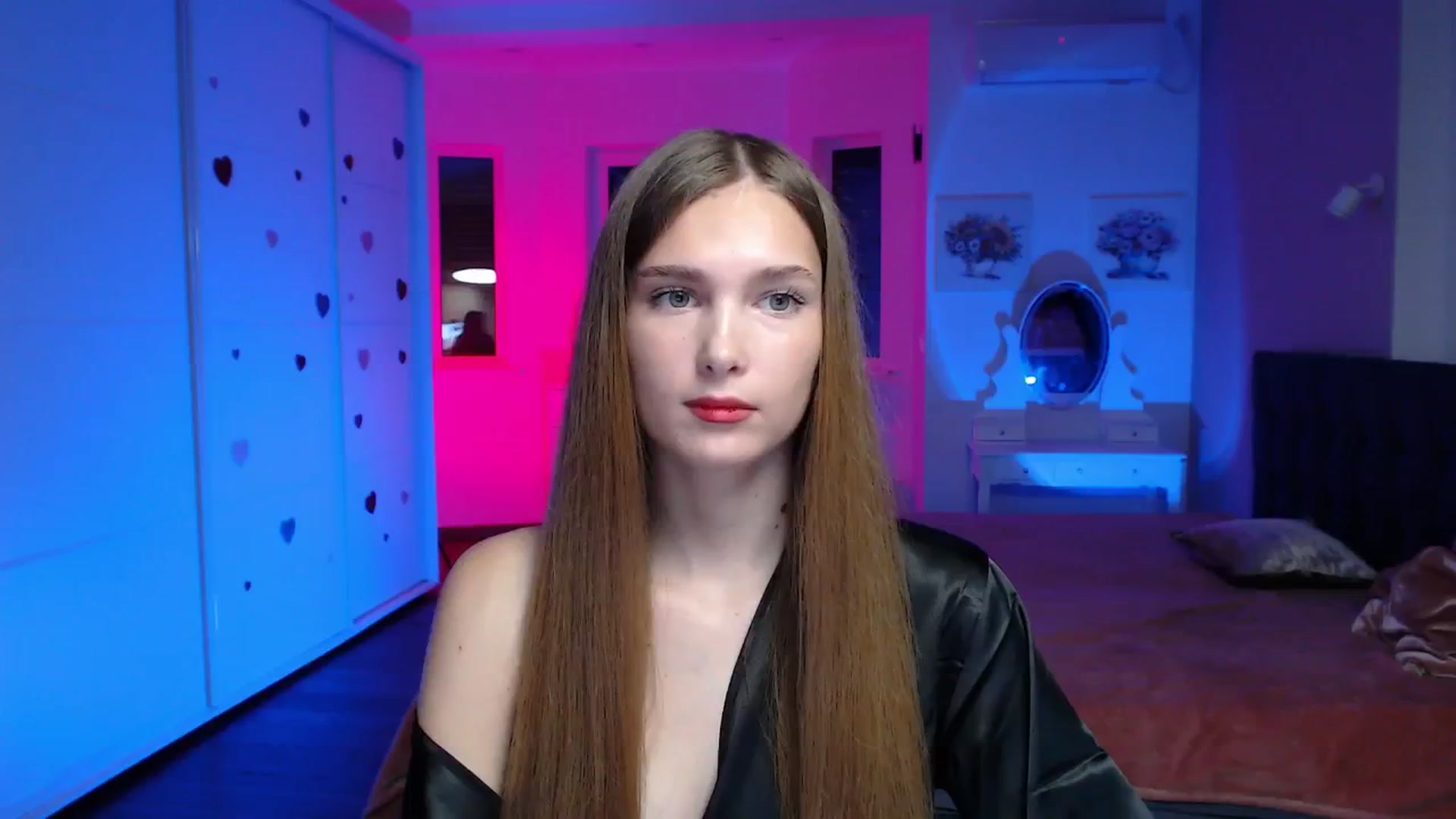 Gallery image thumbnail from Sirela's myfreecams stream on, 08/03/2025, 09:31 image 17 of 20