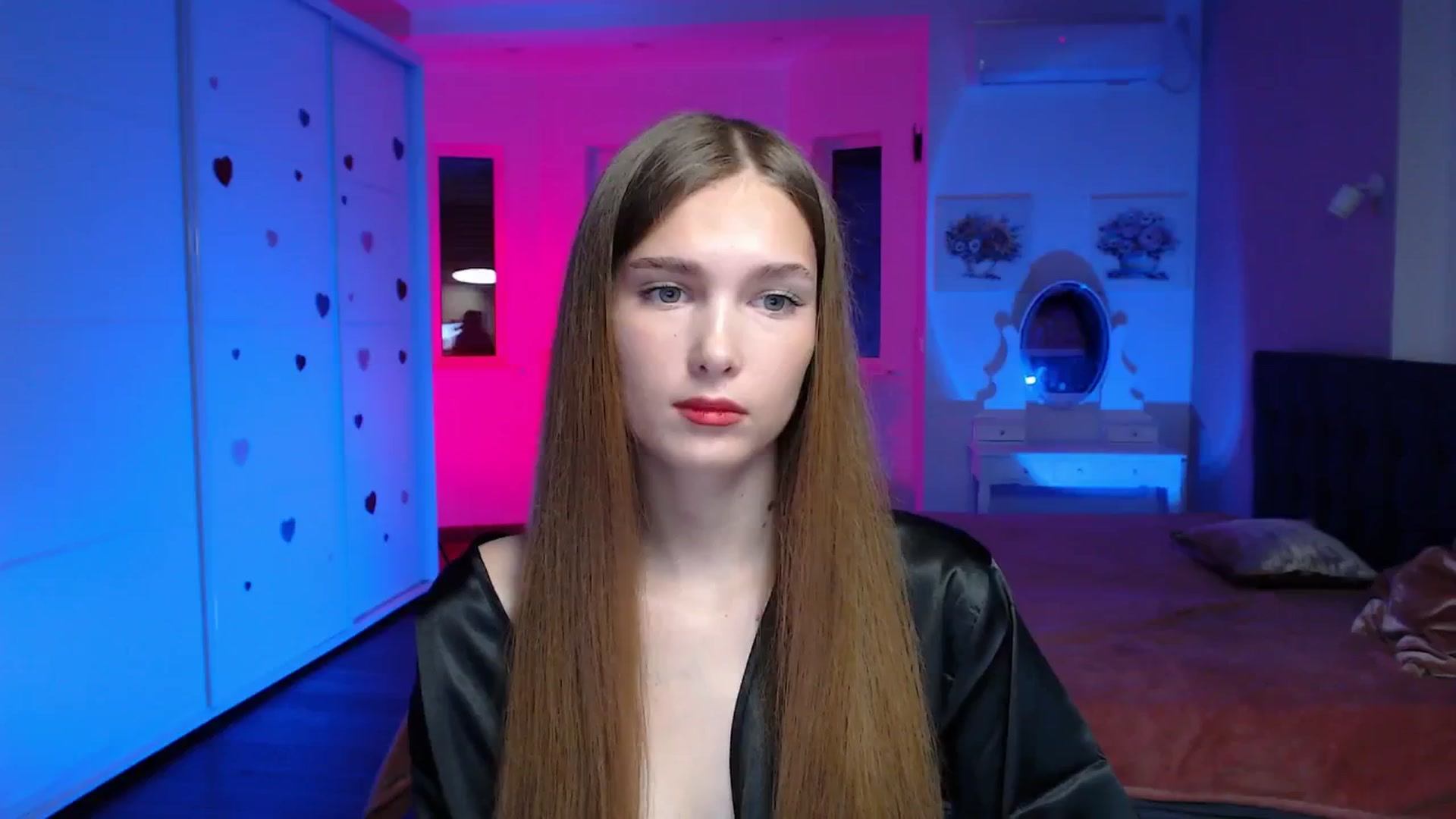Gallery image thumbnail from Sirela's myfreecams stream on, 08/03/2025, 09:31 image 8 of 20