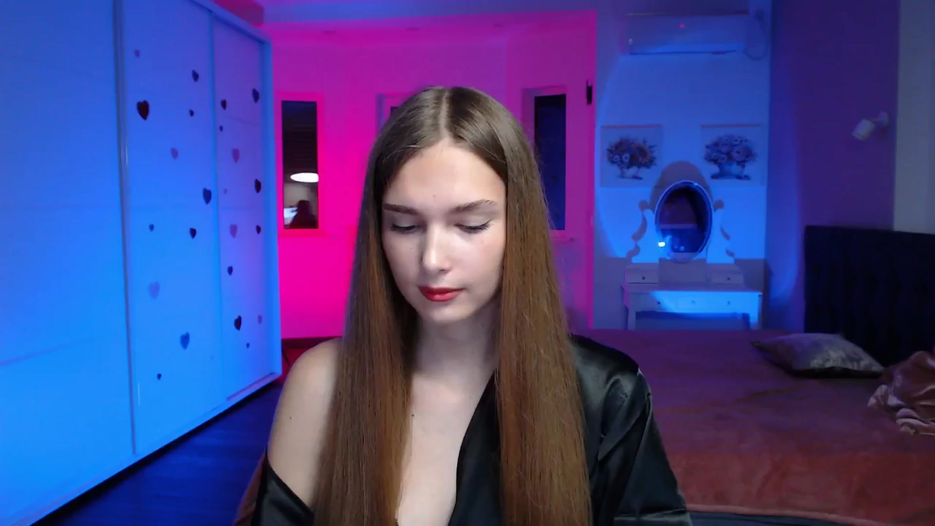 Gallery image thumbnail from Sirela's myfreecams stream on, 08/03/2025, 09:31 image 15 of 20