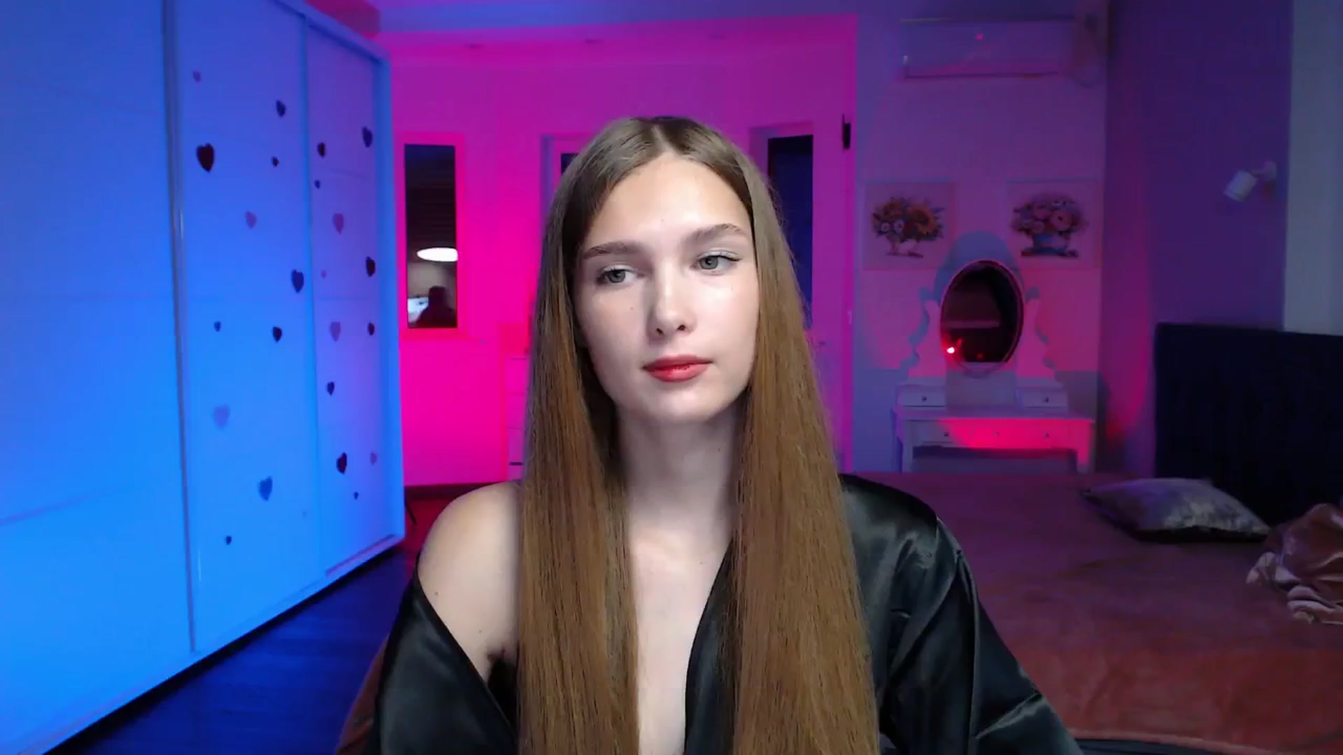 Gallery image thumbnail from Sirela's myfreecams stream on, 08/03/2025, 09:31 image 12 of 20