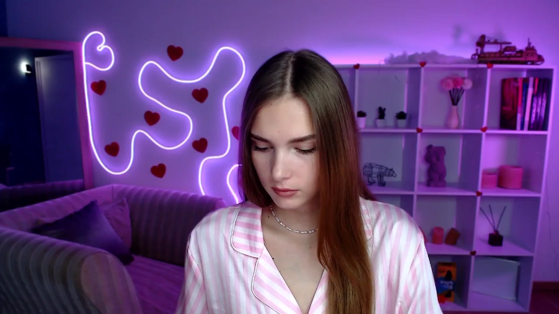 Gallery image thumbnail from Sirela's myfreecams stream on, 08/06/2025, 09:37 image 6 of 20