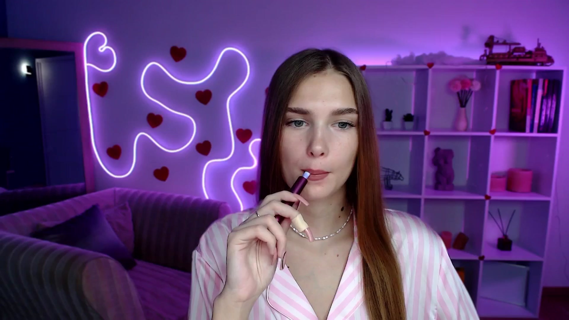 Gallery image thumbnail from Sirela's myfreecams stream on, 08/06/2025, 09:37 image 3 of 20