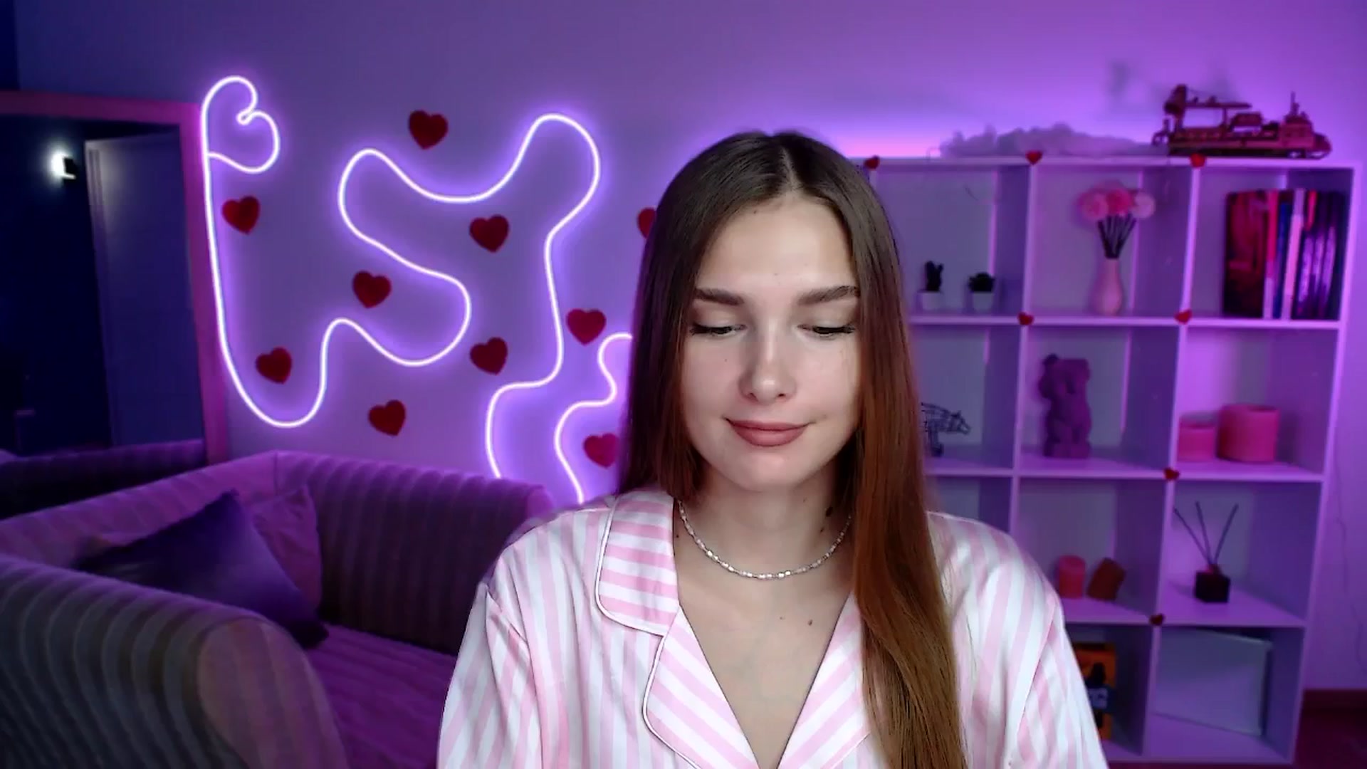 Gallery image thumbnail from Sirela's myfreecams stream on, 08/06/2025, 09:37 image 18 of 20