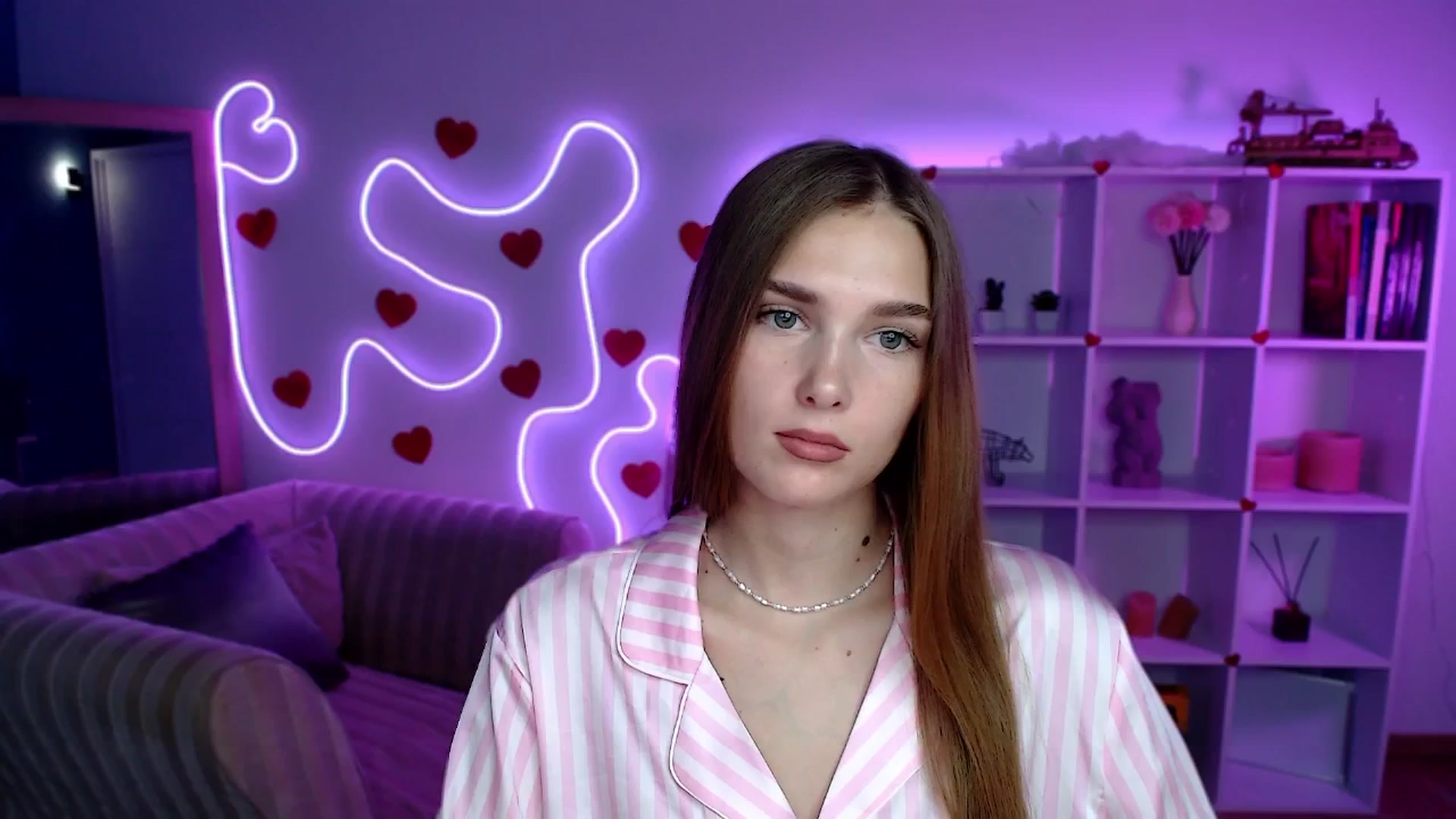 Gallery image thumbnail from Sirela's myfreecams stream on, 08/06/2025, 09:37 image 17 of 20