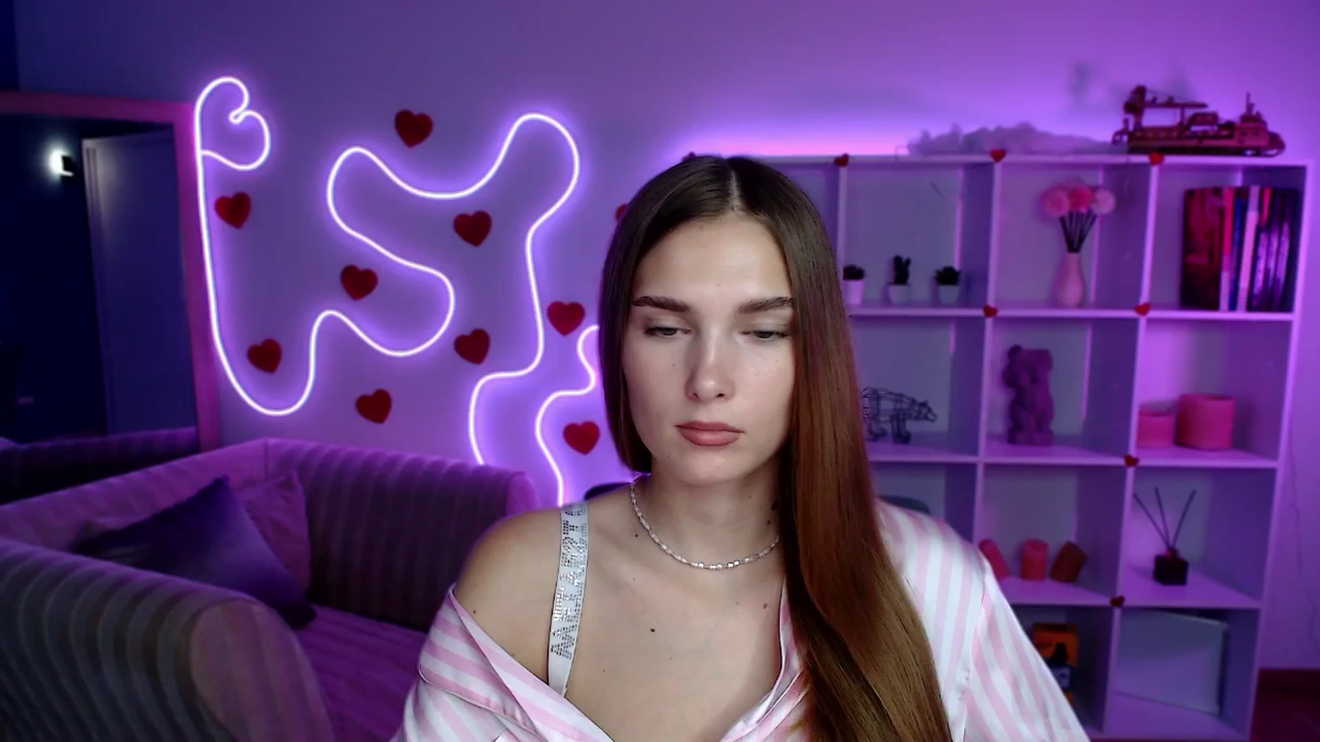 Gallery image thumbnail from Sirela's myfreecams stream on, 08/06/2025, 11:20 image 17 of 20