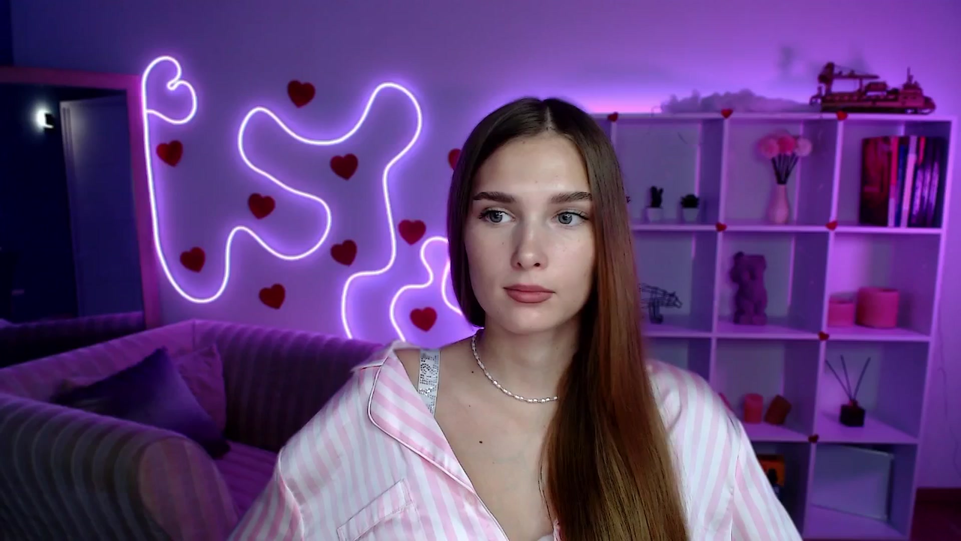 Gallery image thumbnail from Sirela's myfreecams stream on, 08/06/2025, 11:20 image 1 of 20