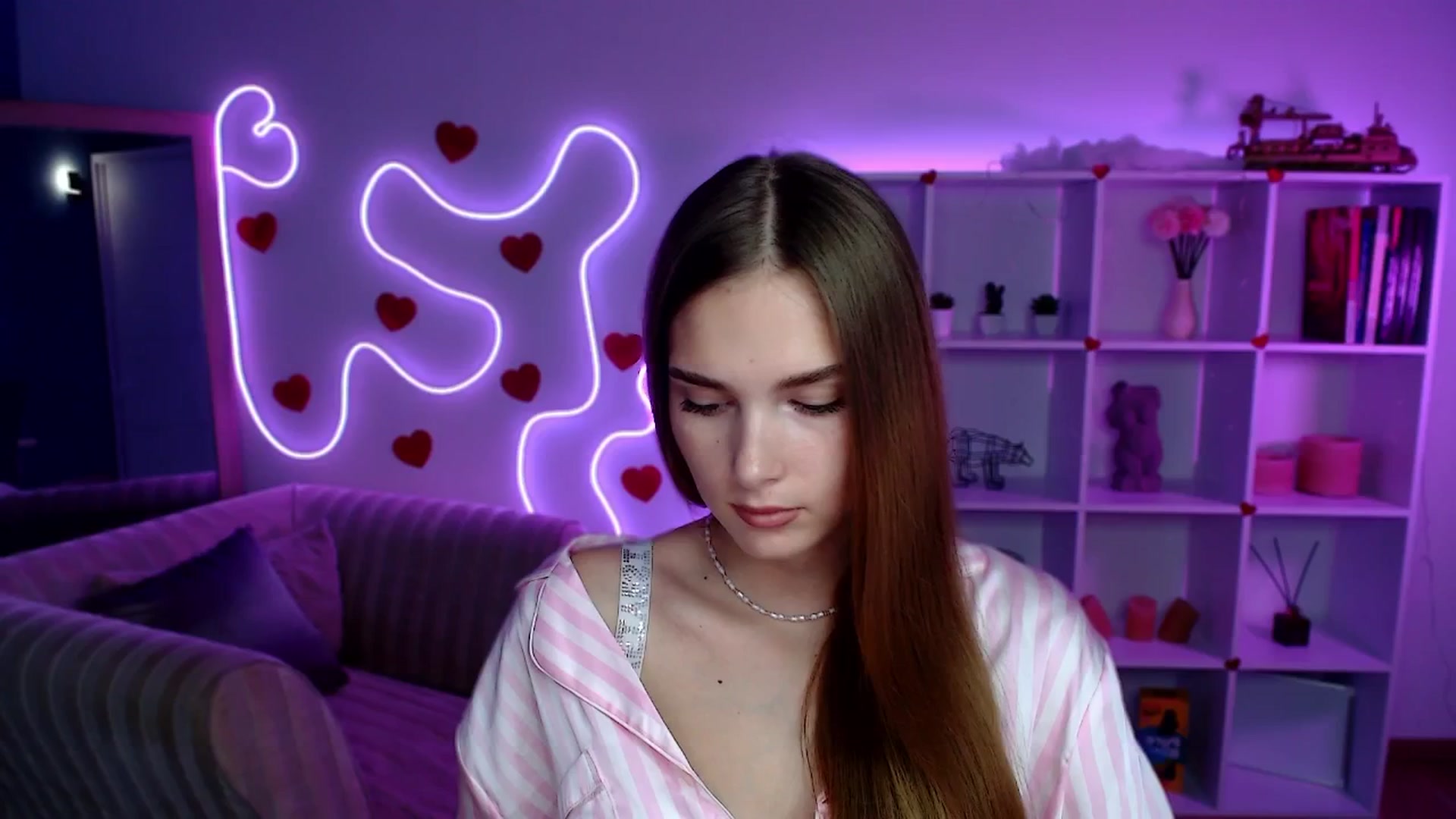 Gallery image thumbnail from Sirela's myfreecams stream on, 08/06/2025, 11:20 image 2 of 20