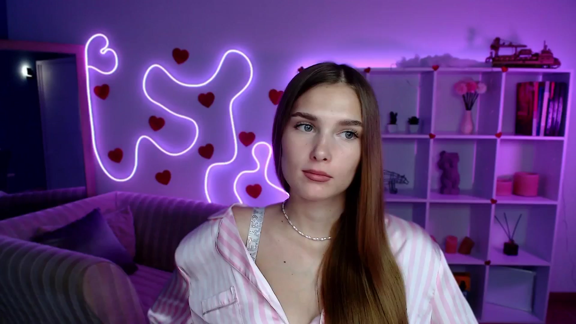 Gallery image thumbnail from Sirela's myfreecams stream on, 08/06/2025, 11:20 image 6 of 20