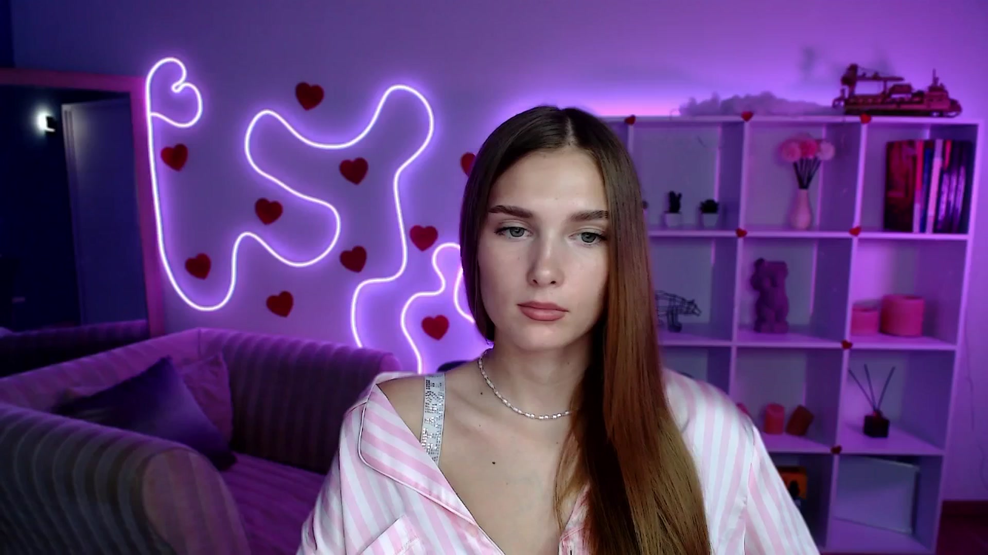 Gallery image thumbnail from Sirela's myfreecams stream on, 08/06/2025, 11:20 image 9 of 20