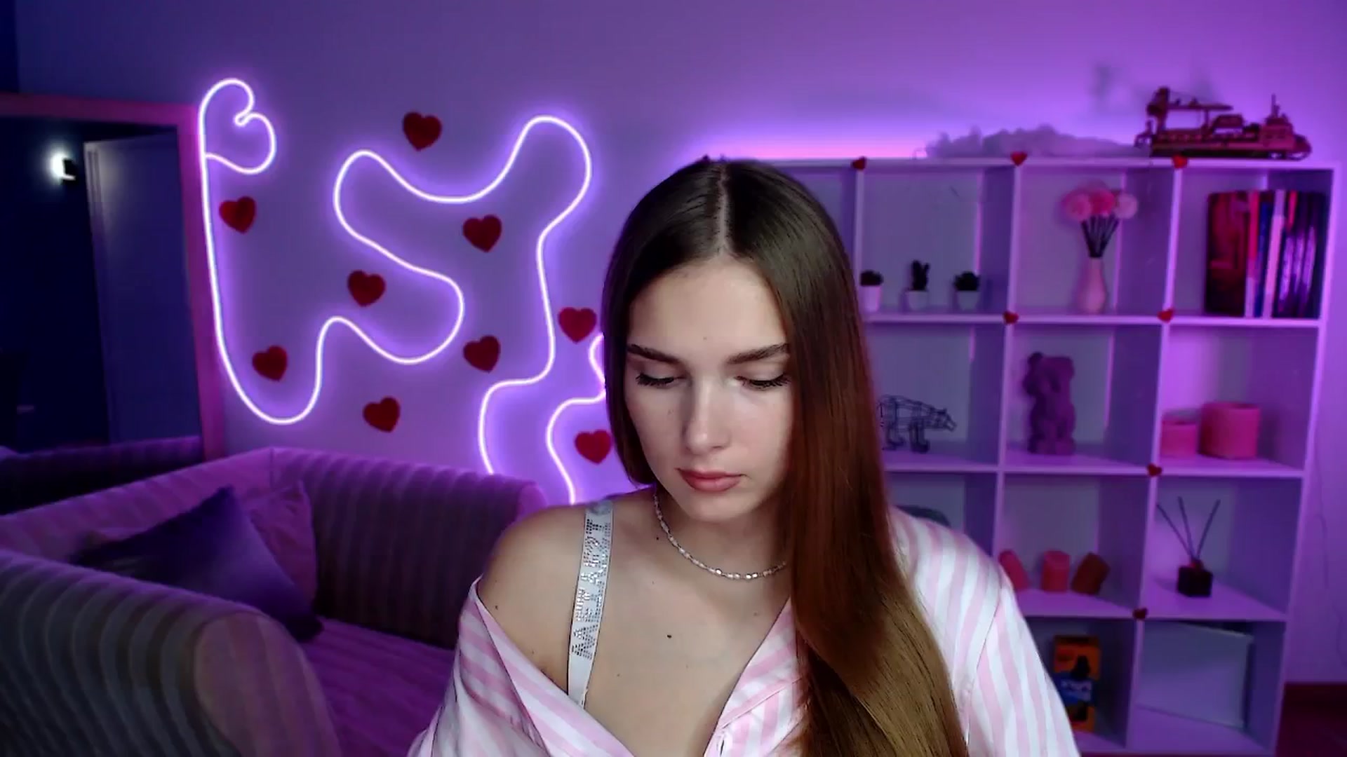 Gallery image thumbnail from Sirela's myfreecams stream on, 08/06/2025, 11:20 image 18 of 20