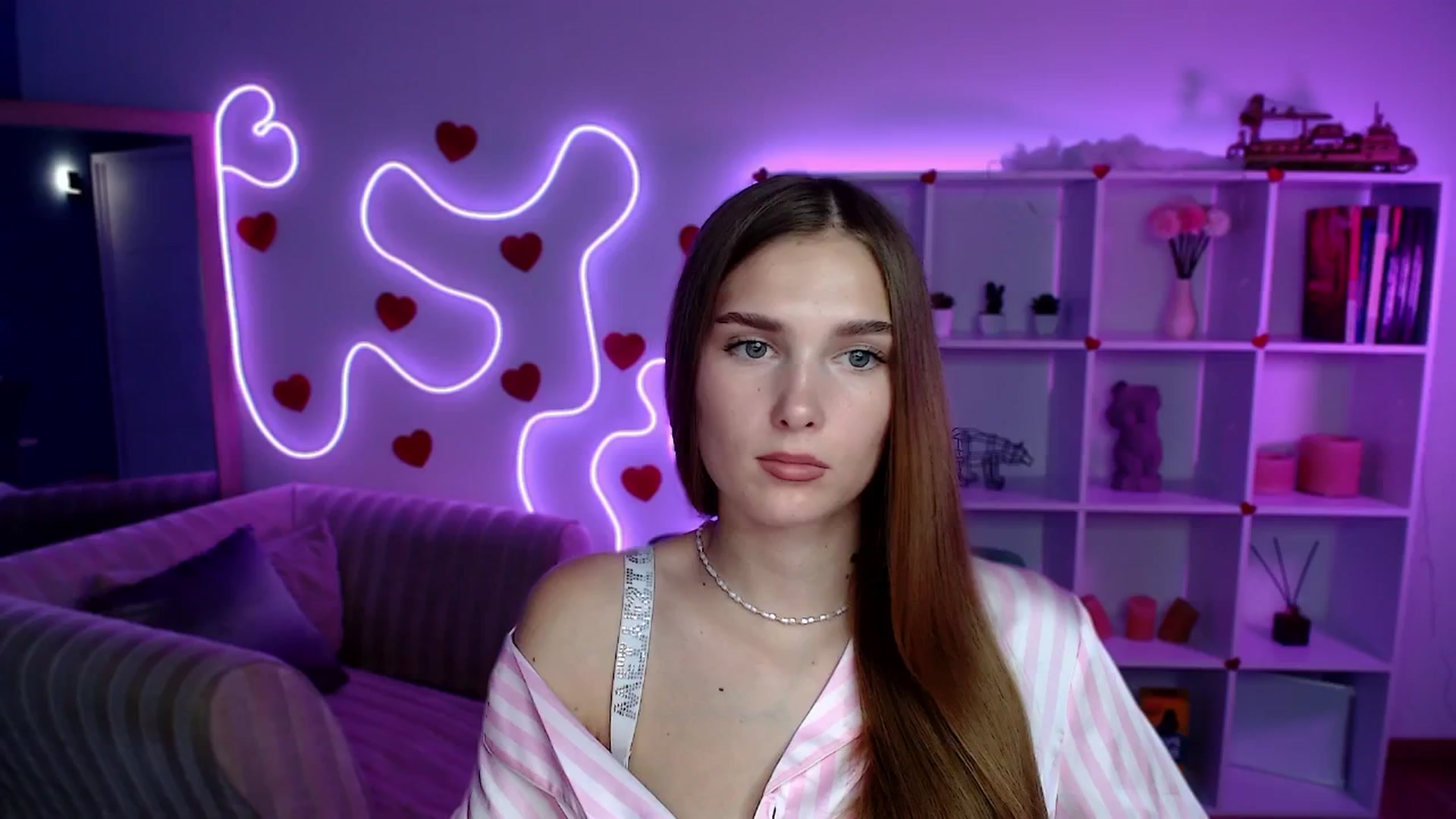 Gallery image thumbnail from Sirela's myfreecams stream on, 08/06/2025, 11:20 image 19 of 20