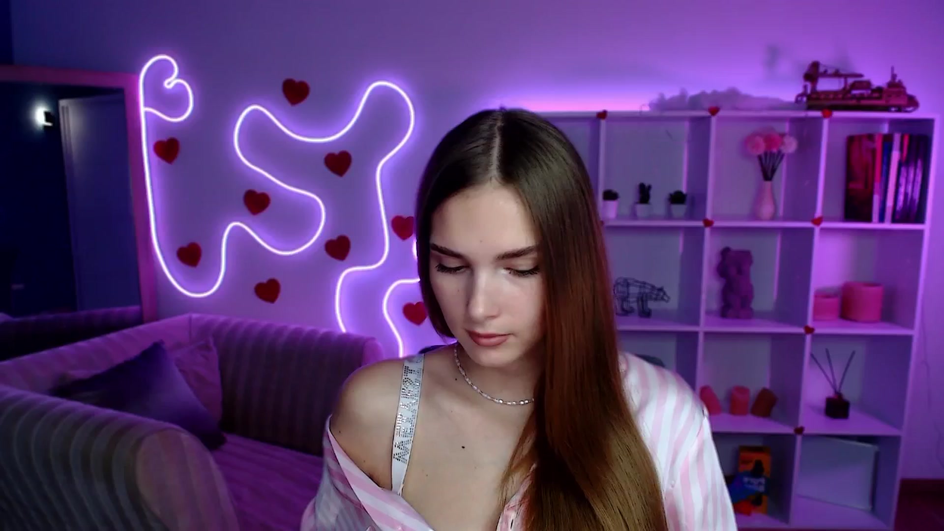 Gallery image thumbnail from Sirela's myfreecams stream on, 08/06/2025, 11:20 image 14 of 20