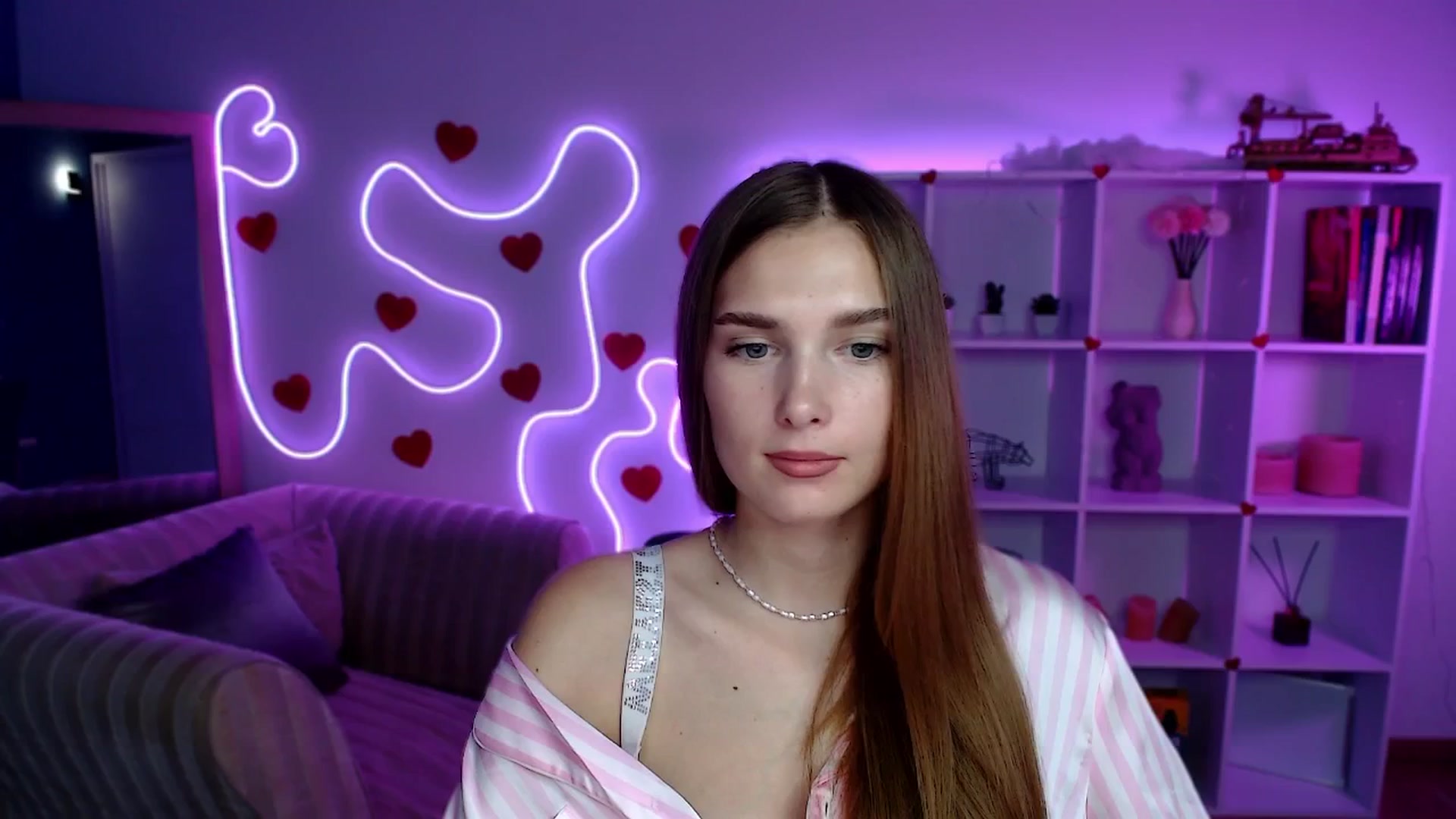 Gallery image thumbnail from Sirela's myfreecams stream on, 08/06/2025, 11:20 image 12 of 20