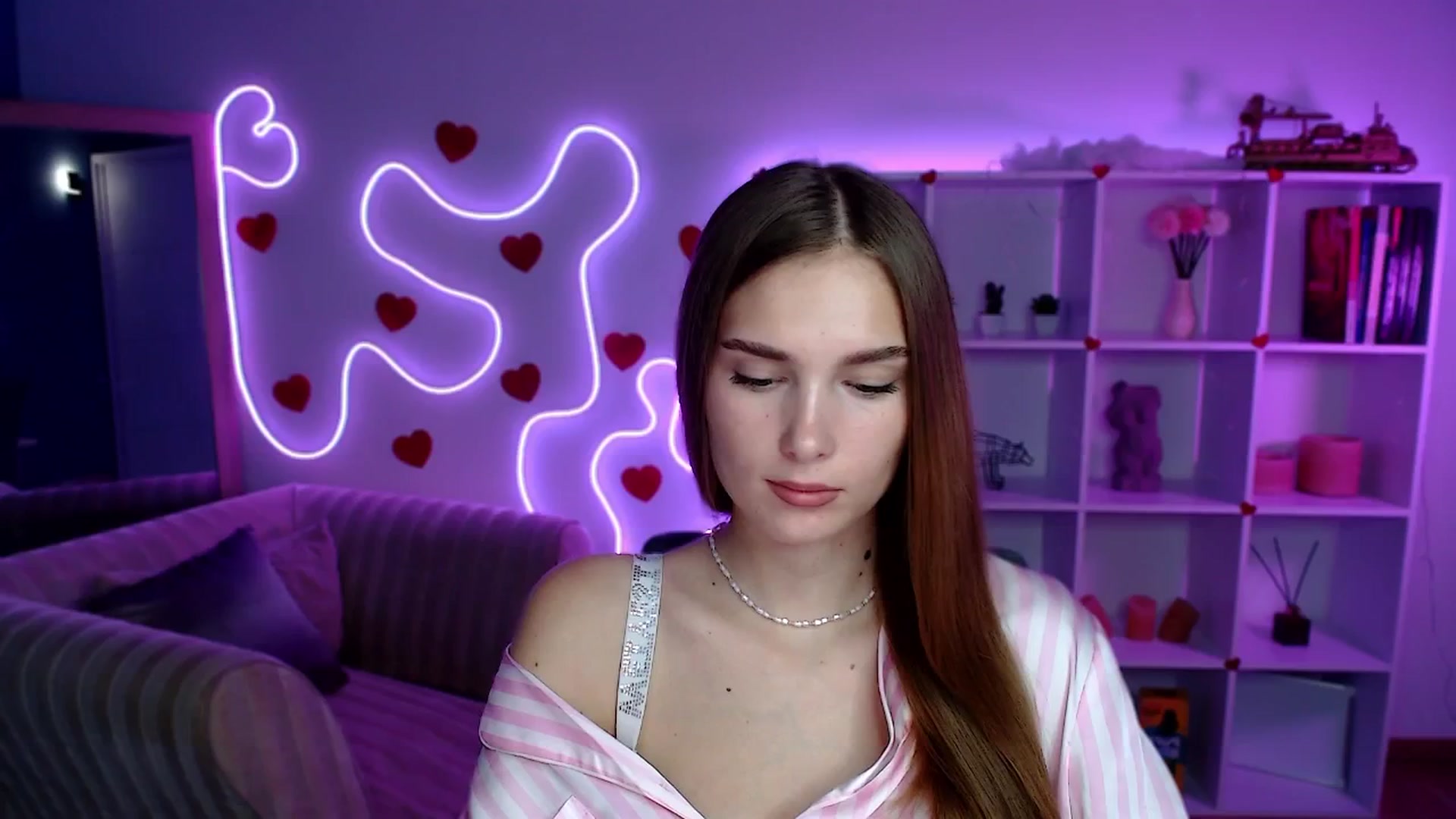 Gallery image thumbnail from Sirela's myfreecams stream on, 08/06/2025, 11:20 image 16 of 20