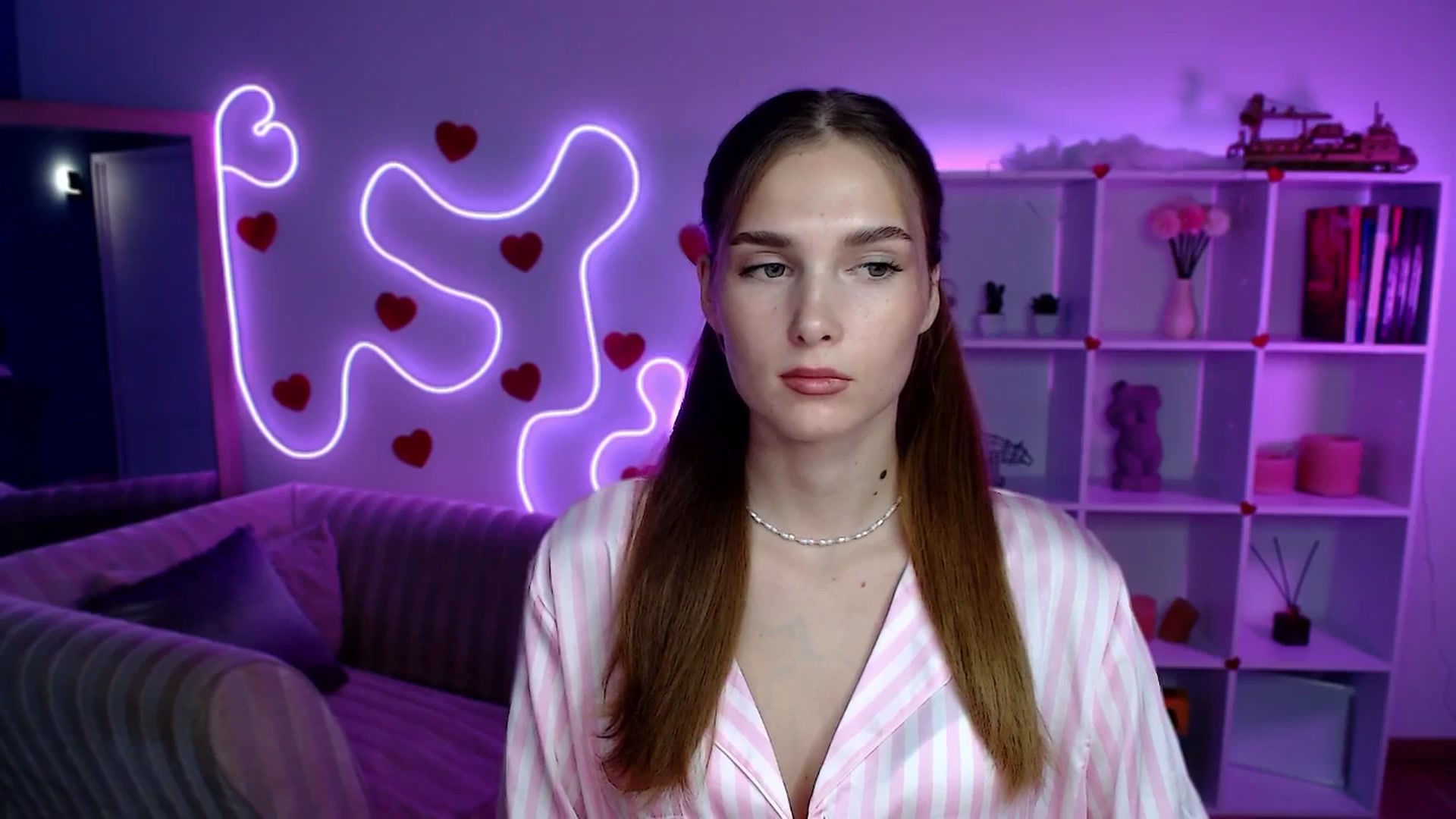 Gallery image thumbnail from Sirela's myfreecams stream on, 08/06/2025, 12:30 image 7 of 20