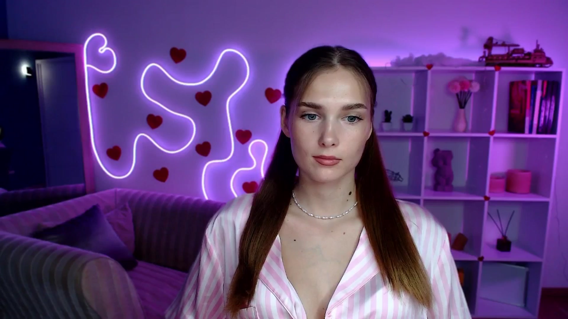 Gallery image thumbnail from Sirela's myfreecams stream on, 08/06/2025, 12:30 image 10 of 20