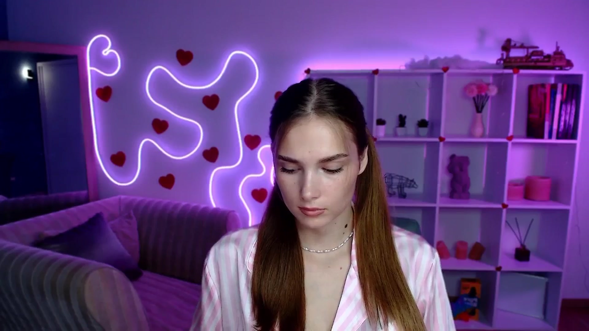 Gallery image thumbnail from Sirela's myfreecams stream on, 08/06/2025, 12:30 image 15 of 20