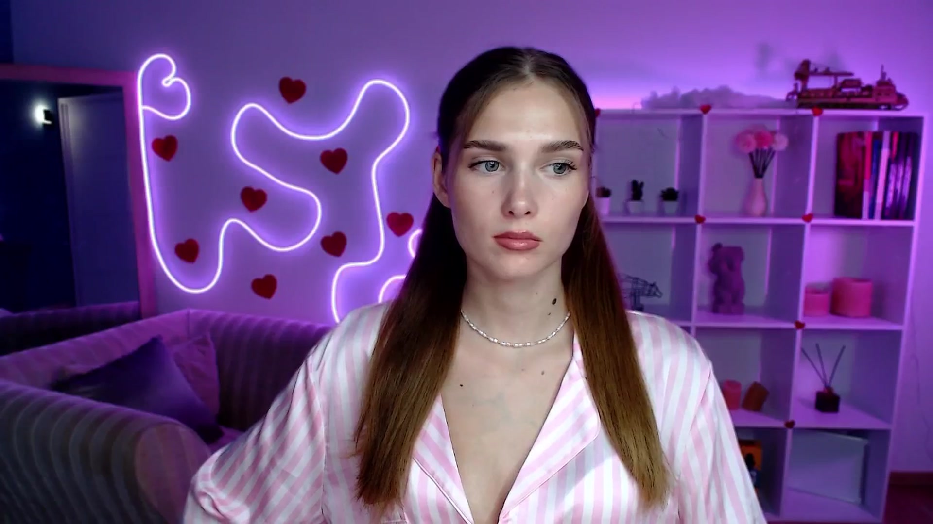 Gallery image thumbnail from Sirela's myfreecams stream on, 08/06/2025, 12:30 image 6 of 20