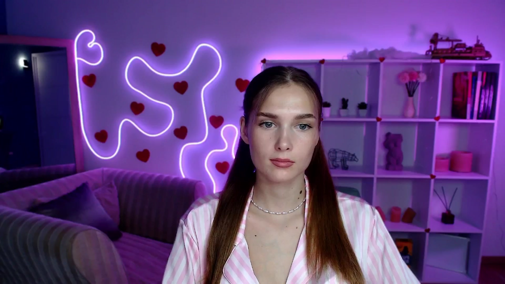 Gallery image thumbnail from Sirela's myfreecams stream on, 08/06/2025, 12:30 image 16 of 20