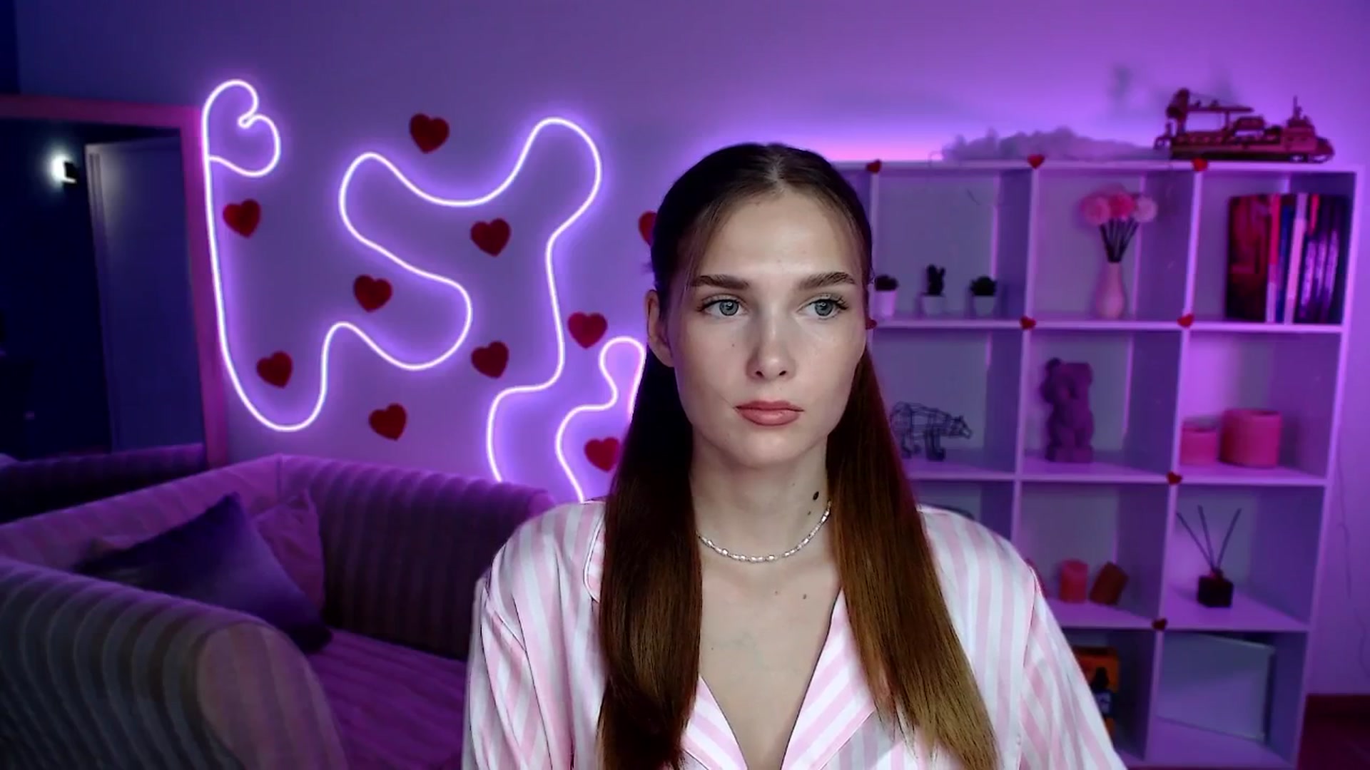 Gallery image thumbnail from Sirela's myfreecams stream on, 08/06/2025, 12:30 image 11 of 20