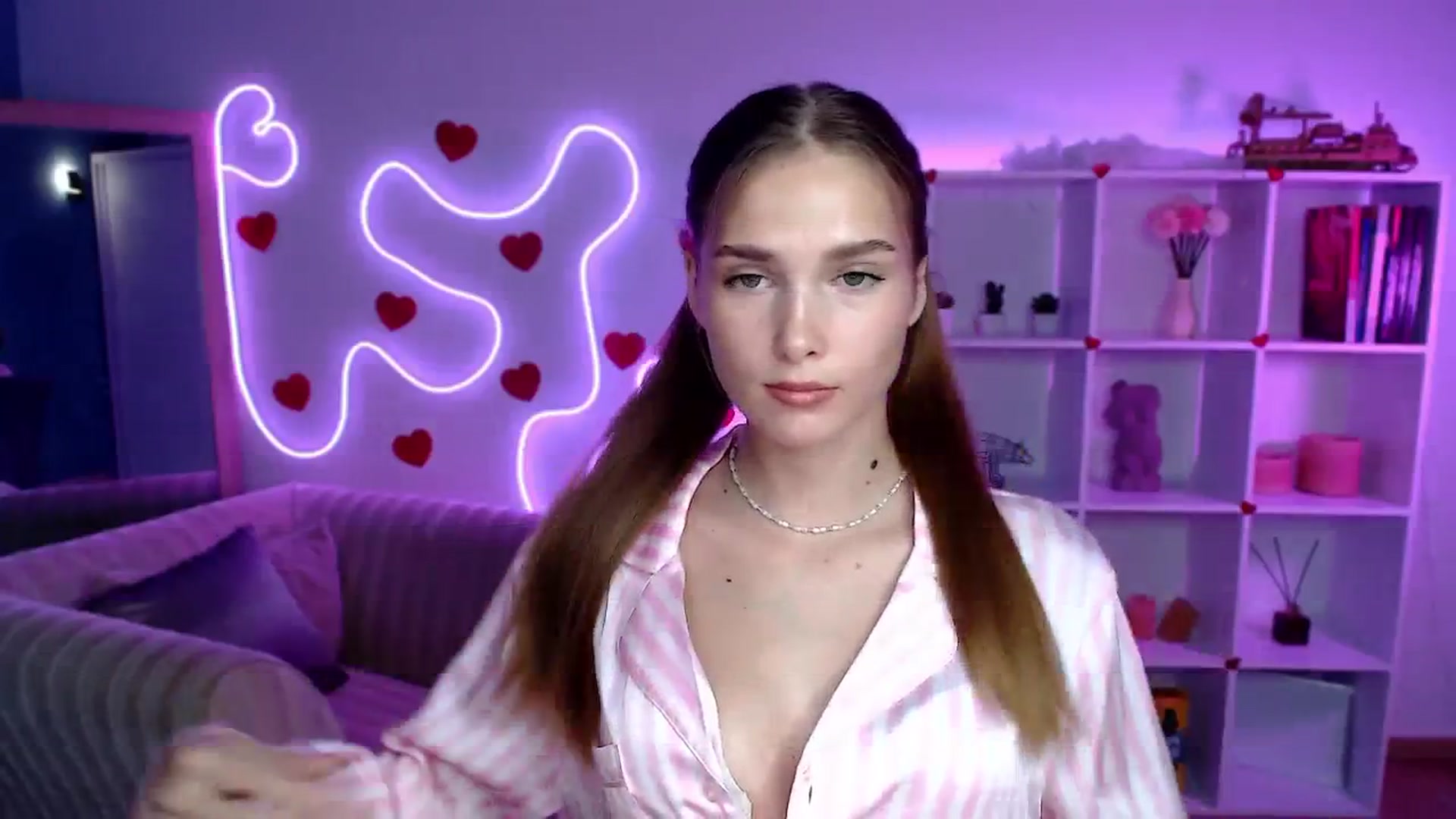 Gallery image thumbnail from Sirela's myfreecams stream on, 08/06/2025, 12:30 image 5 of 20