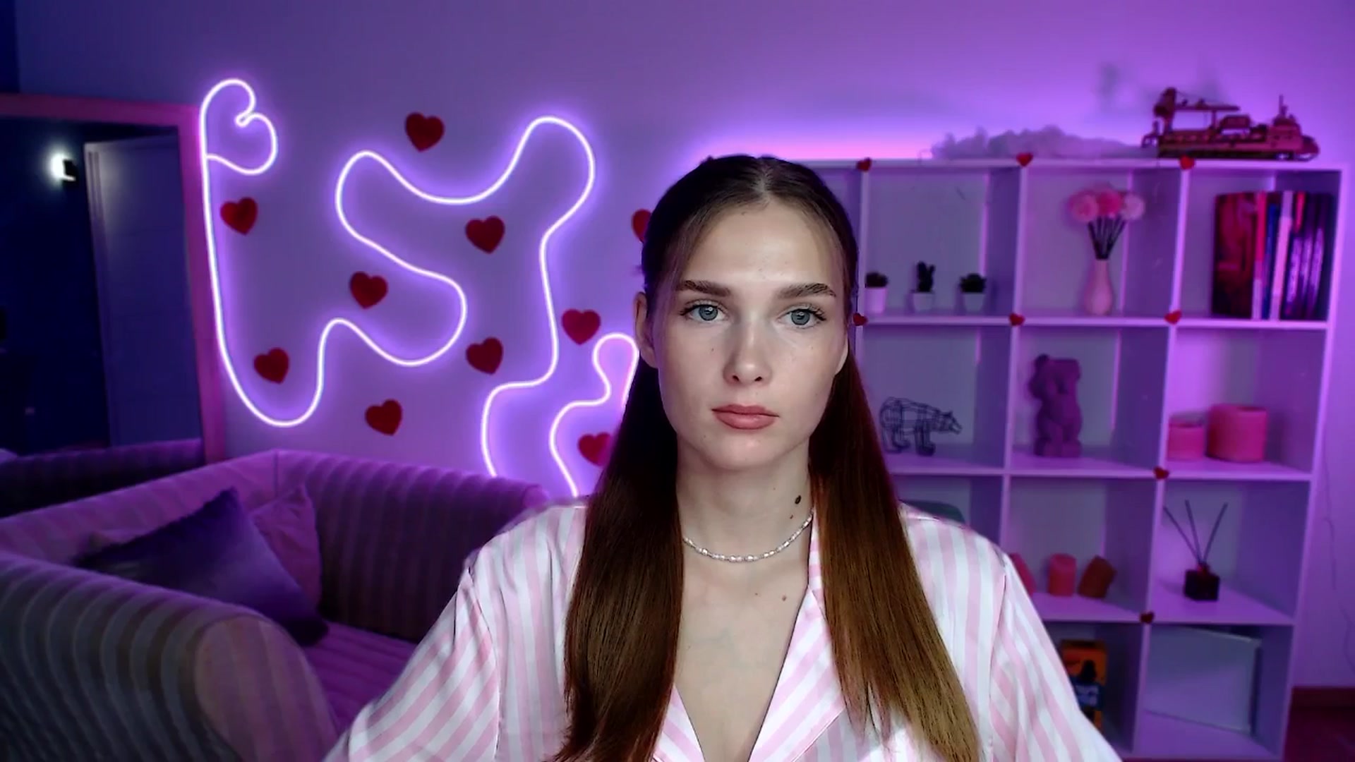 Gallery image thumbnail from Sirela's myfreecams stream on, 08/06/2025, 12:30 image 14 of 20