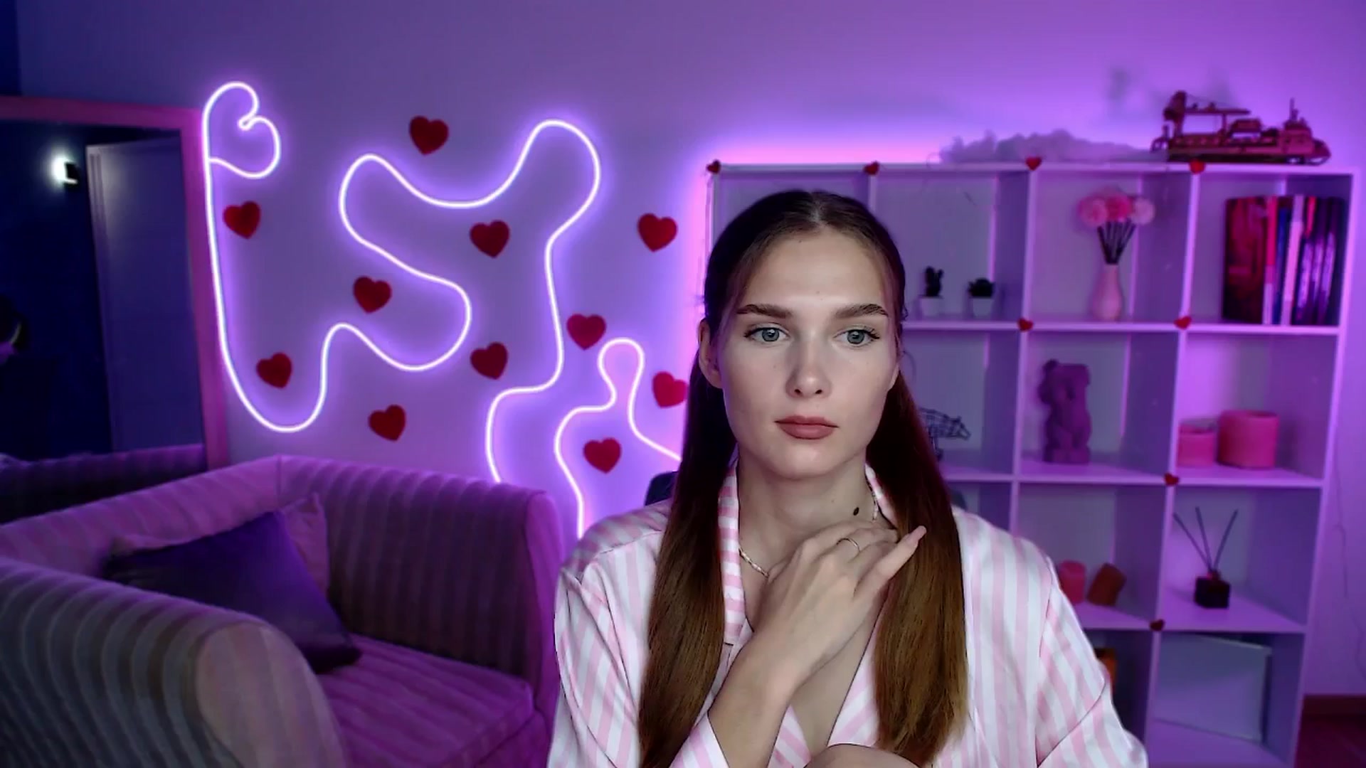 Gallery image thumbnail from Sirela's myfreecams stream on, 08/06/2025, 13:34 image 15 of 20