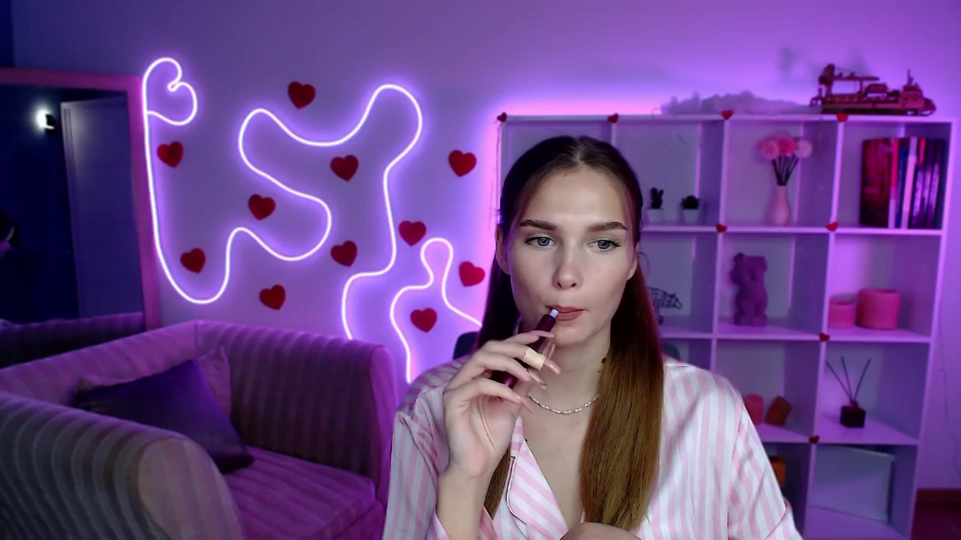 Gallery image thumbnail from Sirela's myfreecams stream on, 08/06/2025, 13:34 image 19 of 20
