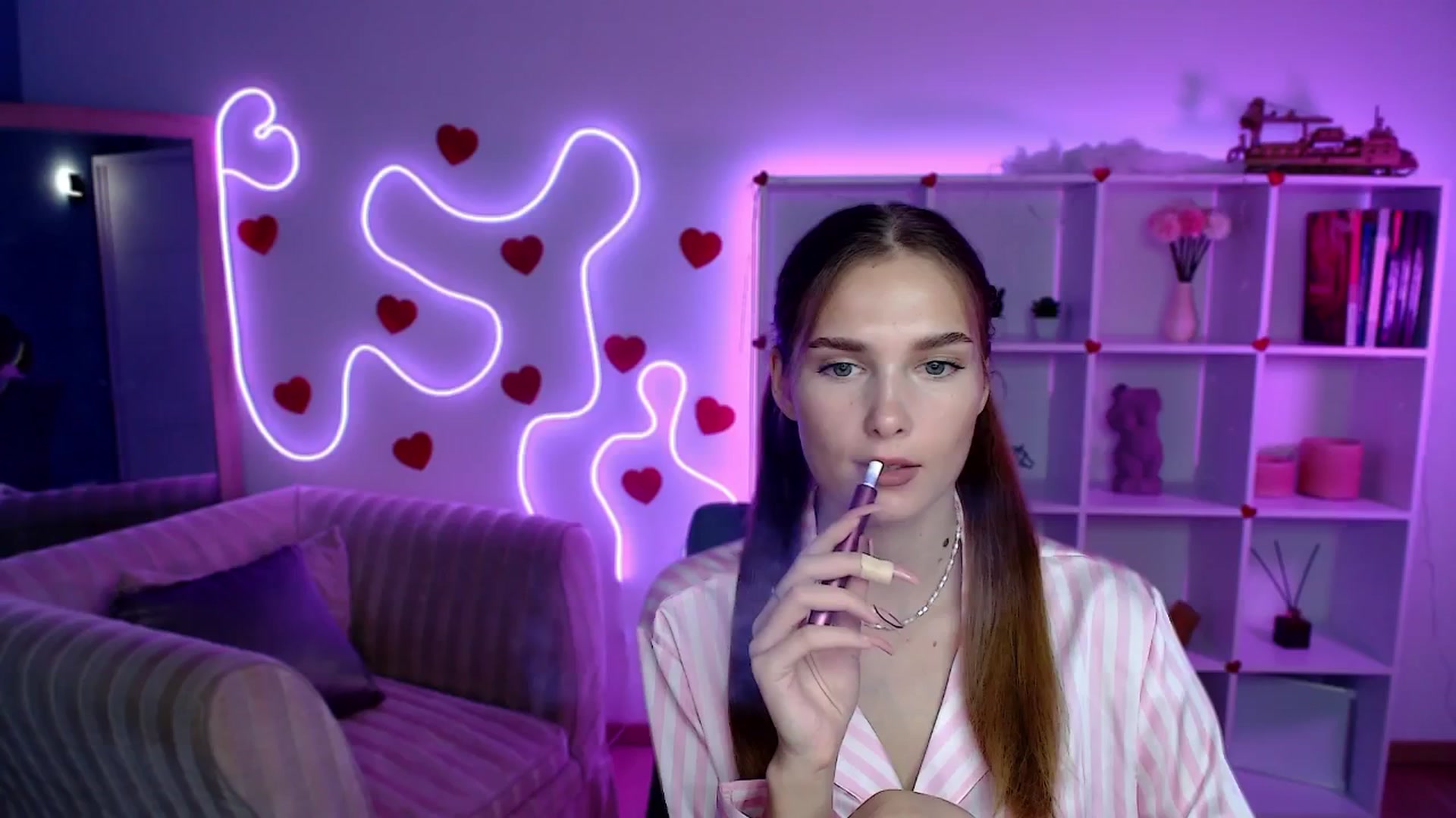 Gallery image thumbnail from Sirela's myfreecams stream on, 08/06/2025, 13:34 image 9 of 20