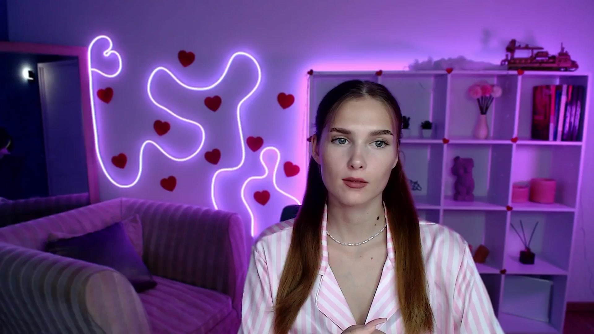 Gallery image thumbnail from Sirela's myfreecams stream on, 08/06/2025, 13:34 image 2 of 20