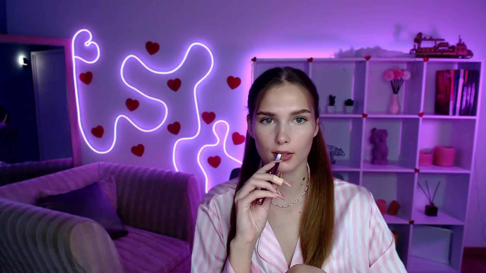 Gallery image thumbnail from Sirela's myfreecams stream on, 08/06/2025, 13:34 image 14 of 20