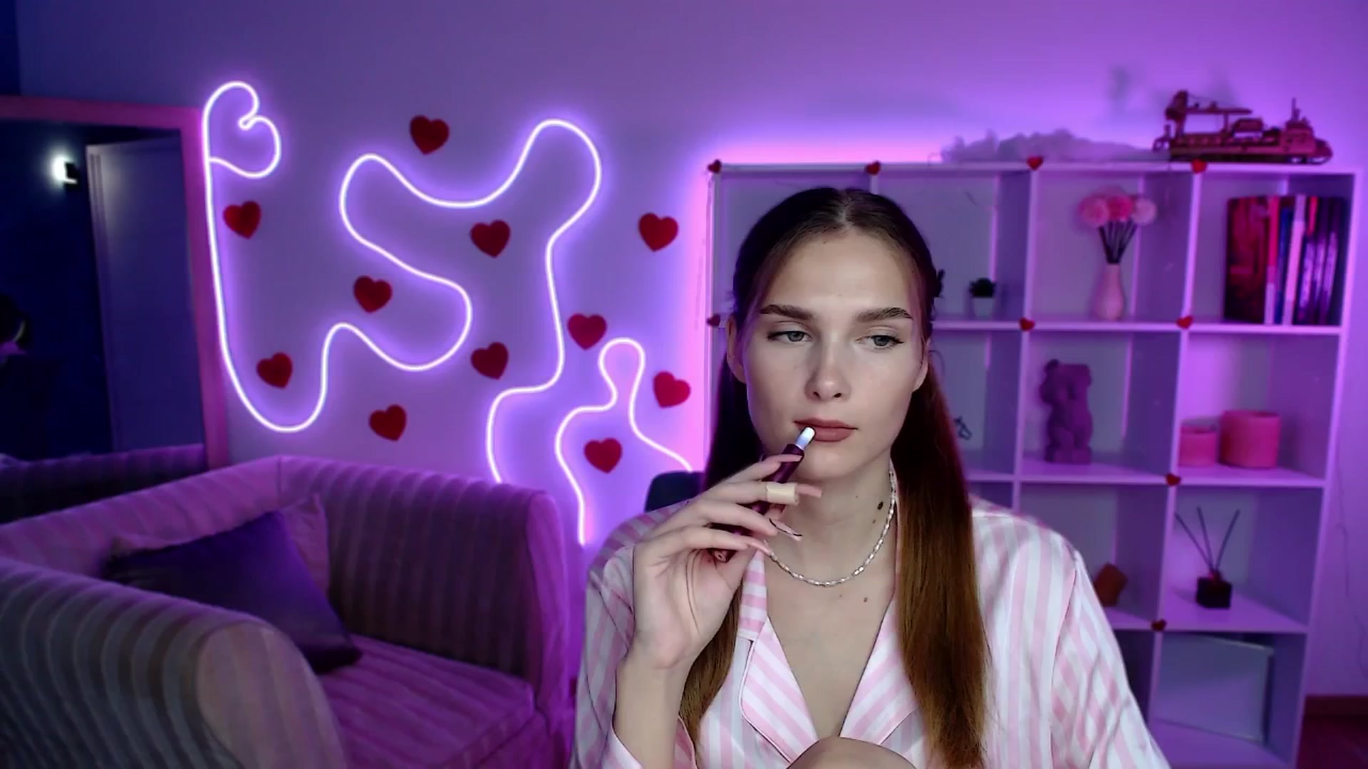 Gallery image thumbnail from Sirela's myfreecams stream on, 08/06/2025, 13:34 image 8 of 20