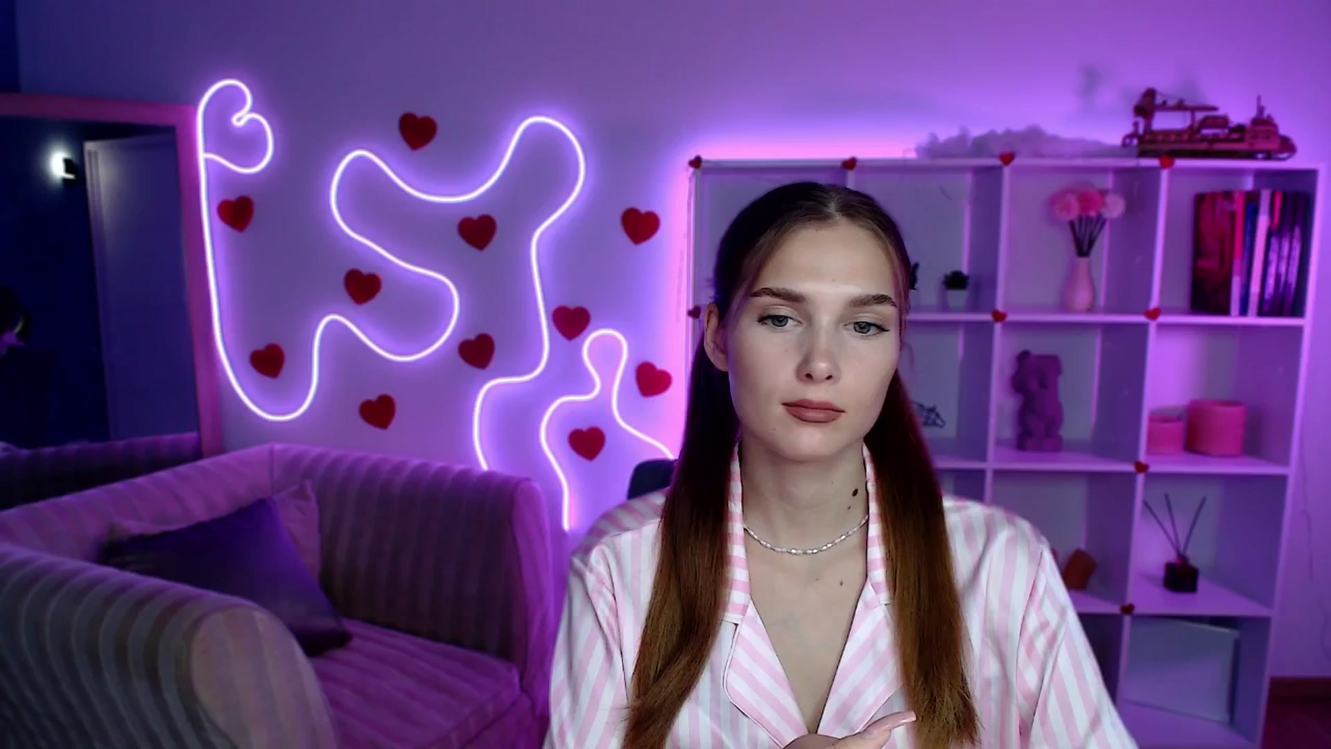 Gallery image thumbnail from Sirela's myfreecams stream on, 08/06/2025, 13:34 image 6 of 20