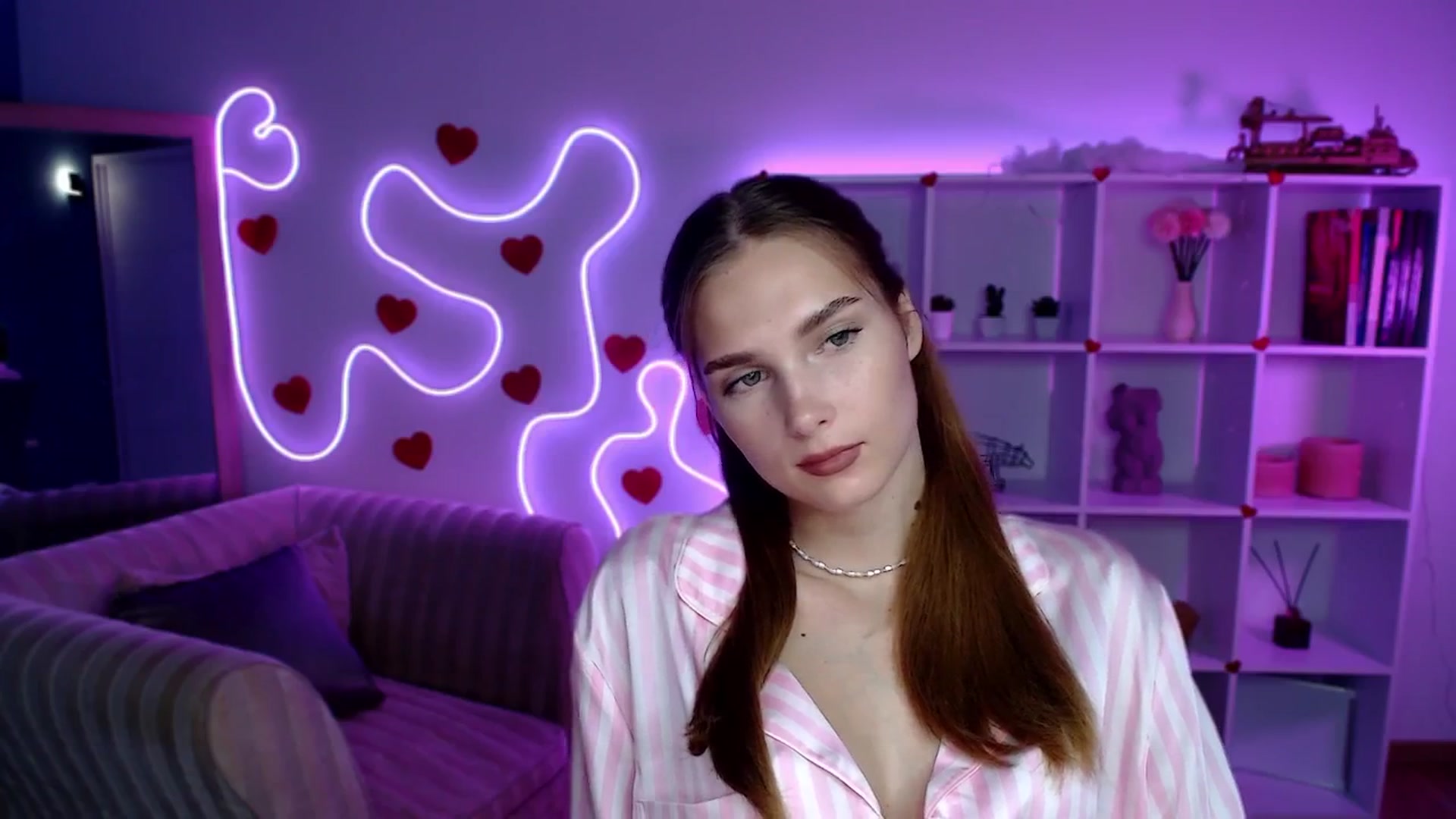 Gallery image thumbnail from Sirela's myfreecams stream on, 08/06/2025, 14:00 image 16 of 20