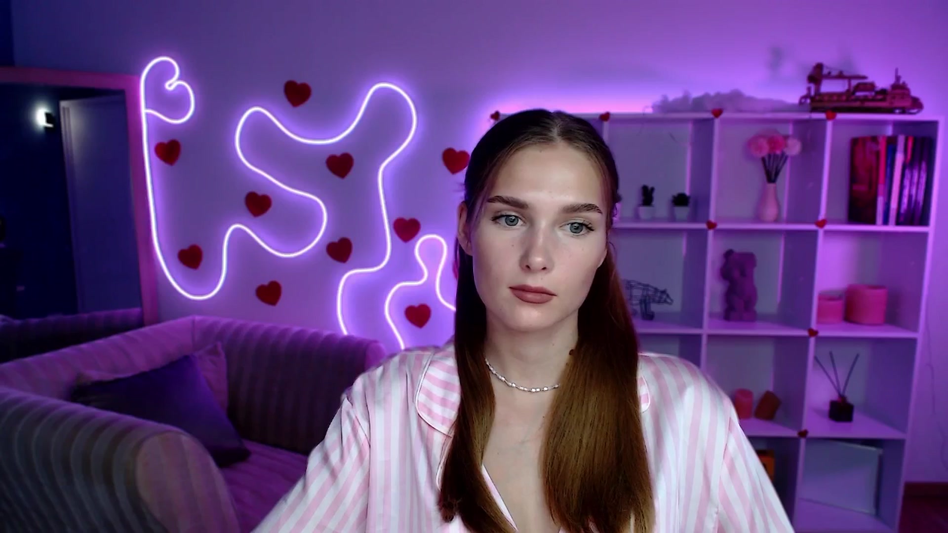 Gallery image thumbnail from Sirela's myfreecams stream on, 08/06/2025, 14:00 image 19 of 20