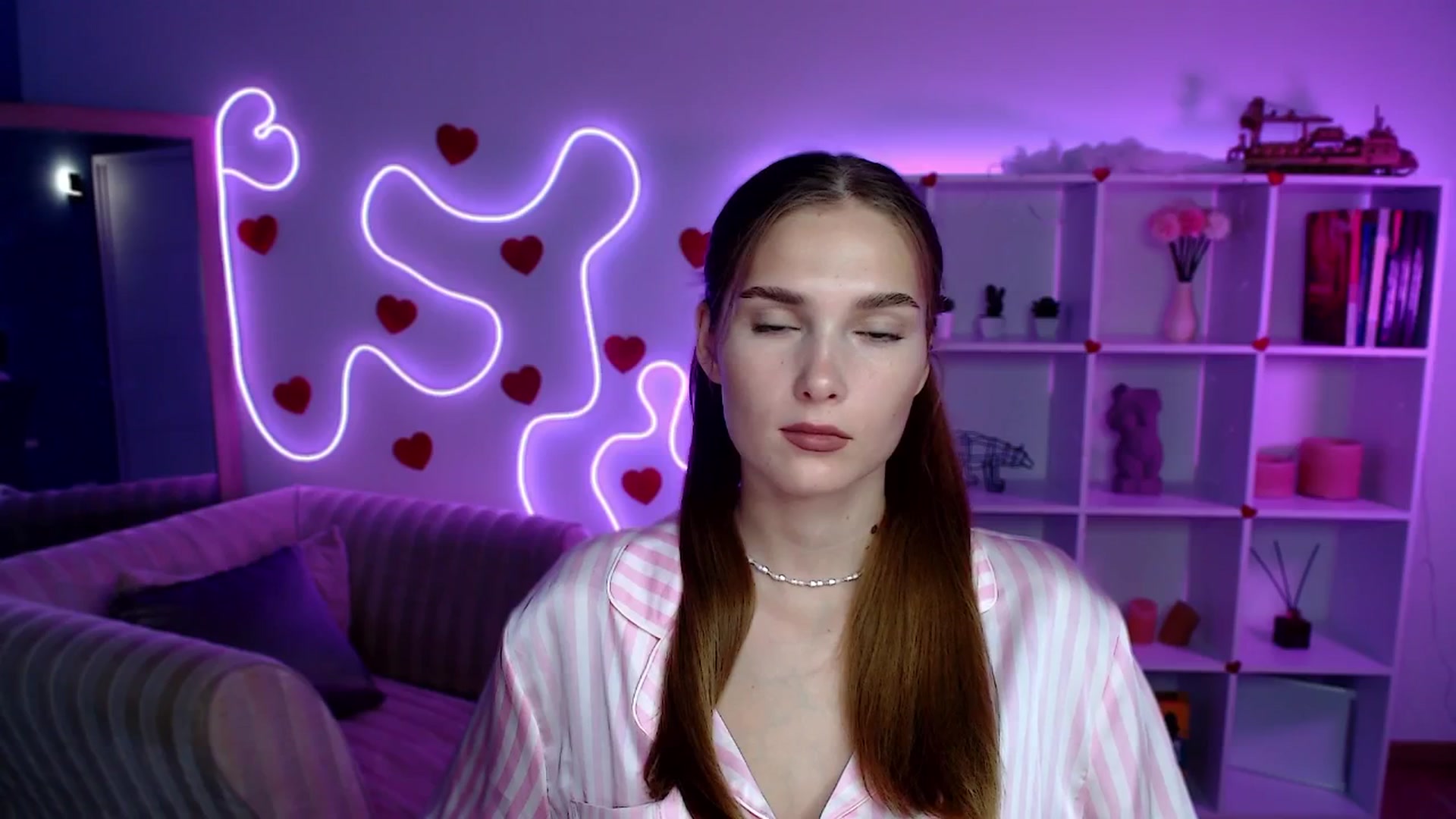Gallery image thumbnail from Sirela's myfreecams stream on, 08/06/2025, 14:00 image 5 of 20