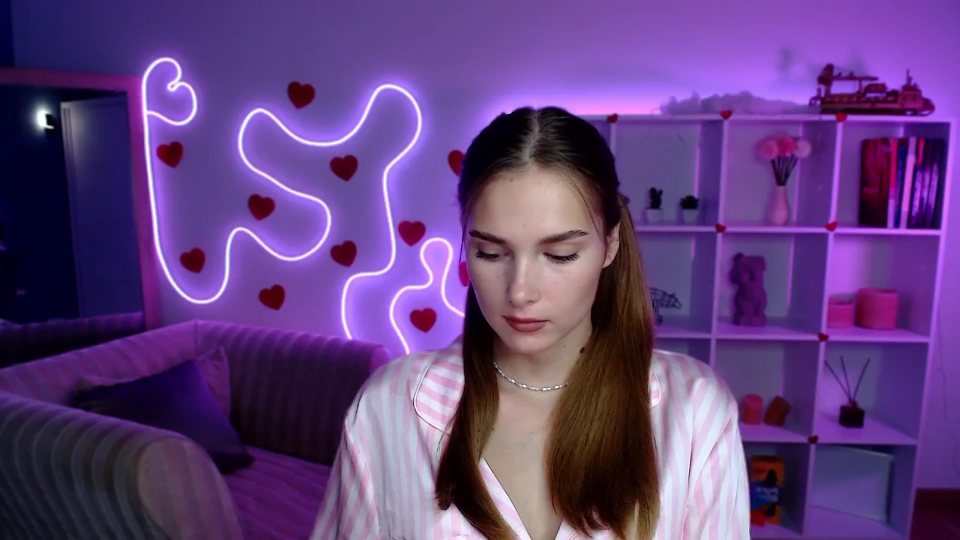Gallery image thumbnail from Sirela's myfreecams stream on, 08/06/2025, 14:00 image 18 of 20