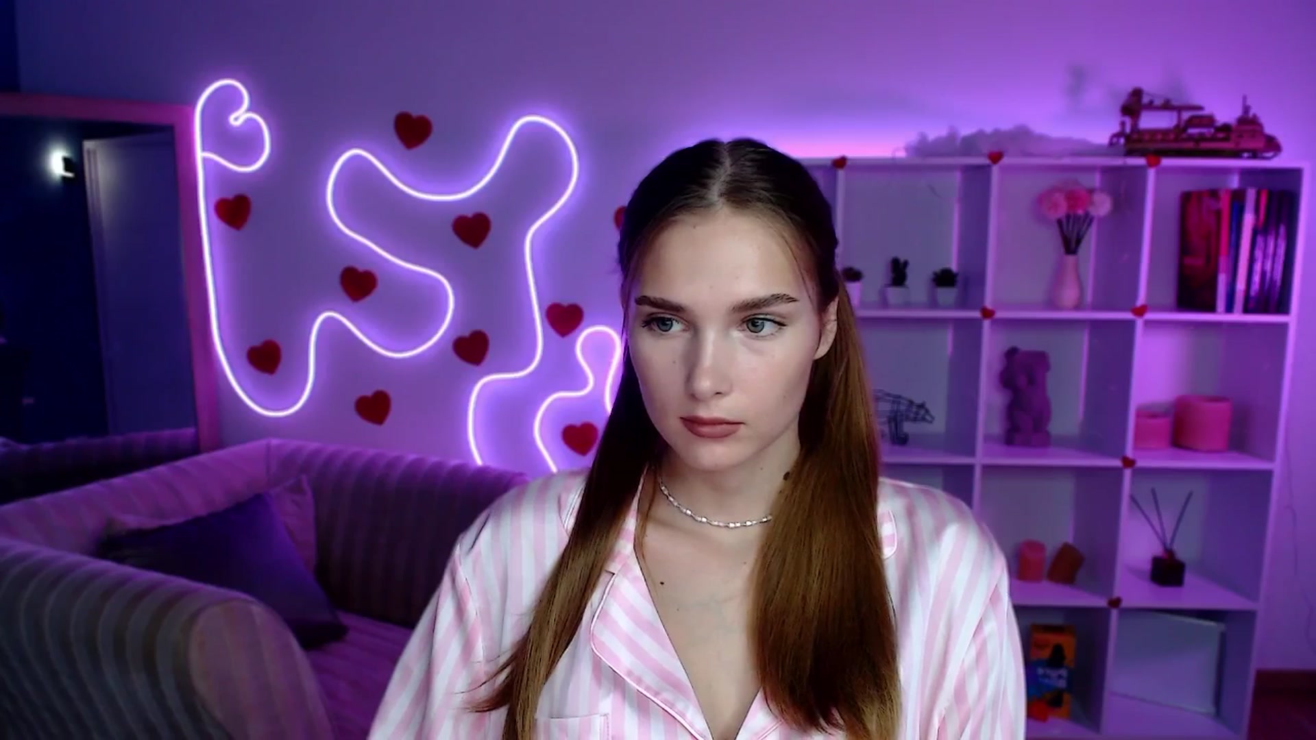 Gallery image thumbnail from Sirela's myfreecams stream on, 08/06/2025, 14:00 image 11 of 20